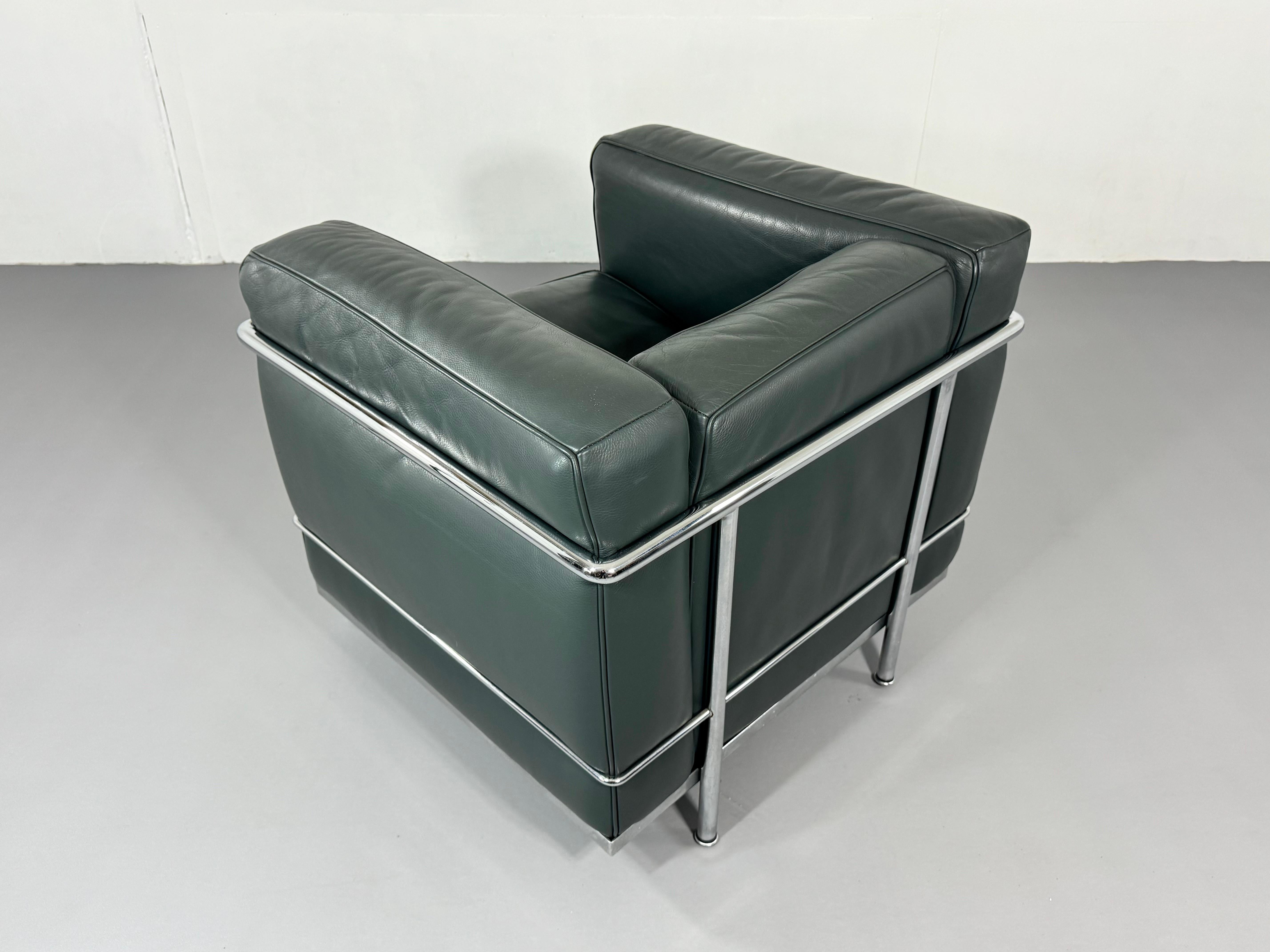 Cassina LC2 leather Armchair Le Corbusier for Cassina, Signed For Sale 5
