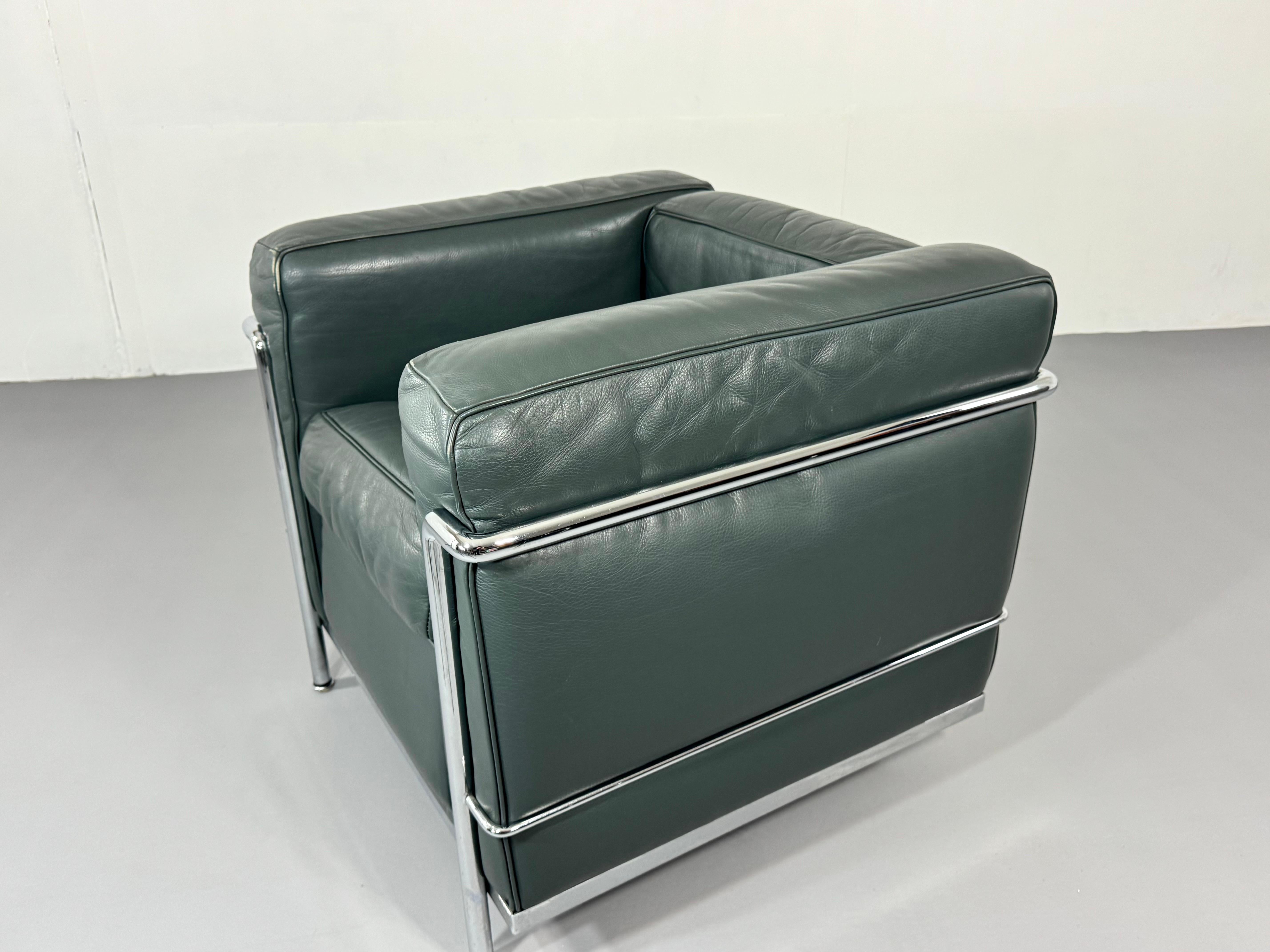 Cassina LC2 leather Armchair Le Corbusier for Cassina, Signed For Sale 6