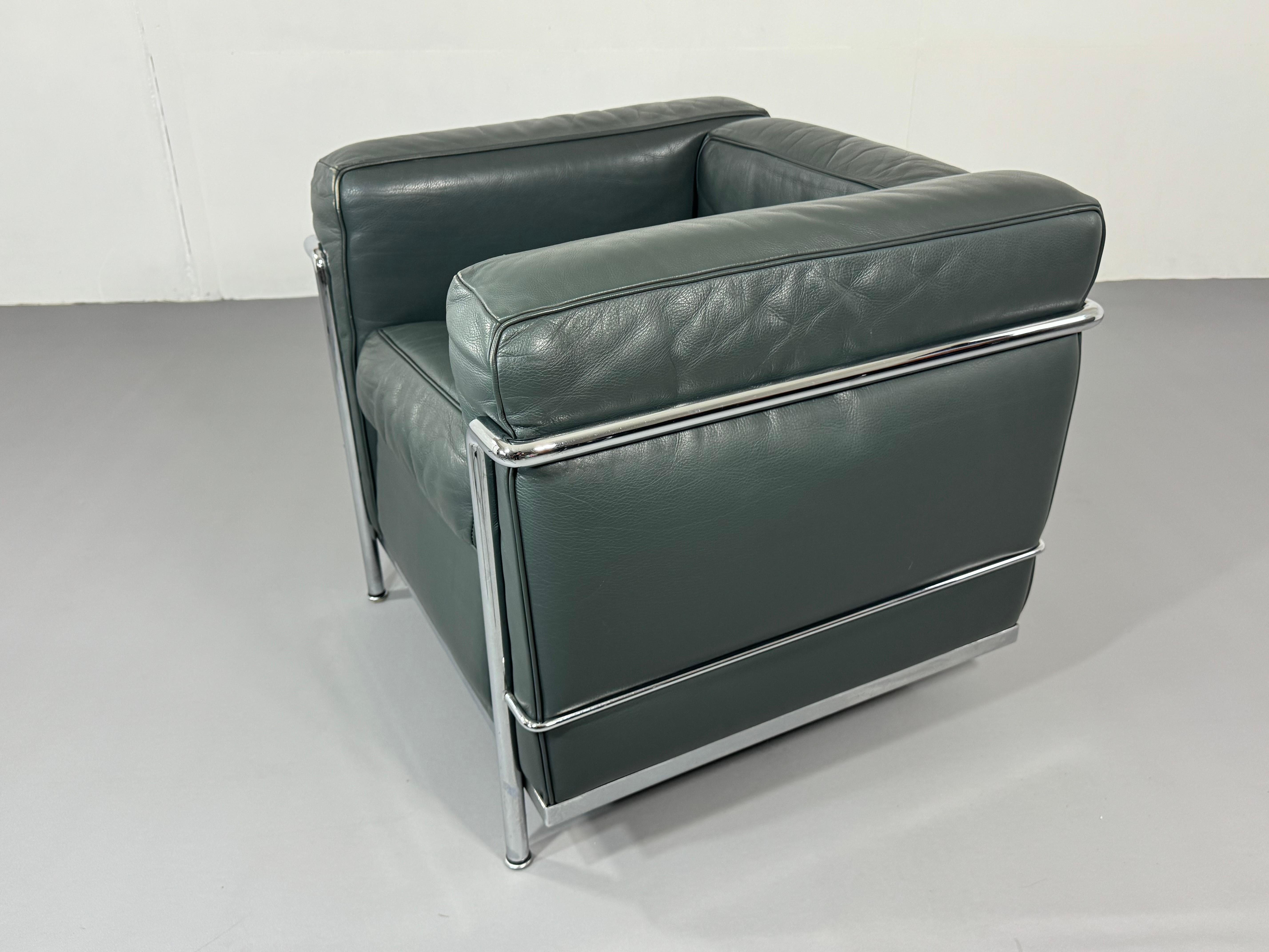 Cassina LC2 leather Armchair Le Corbusier for Cassina, Signed For Sale 7