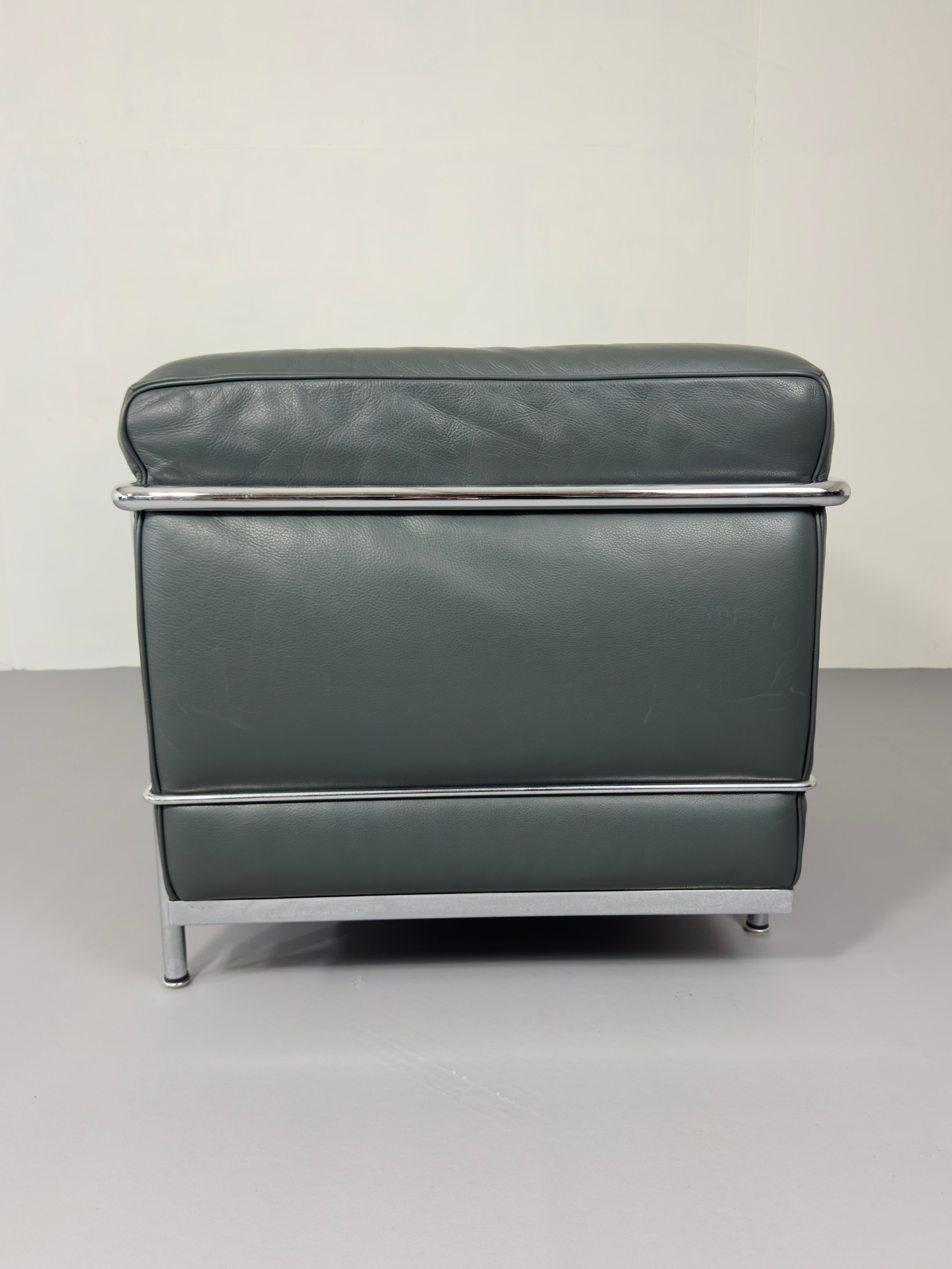 Cassina LC2 leather Armchair Le Corbusier for Cassina, Signed For Sale 8