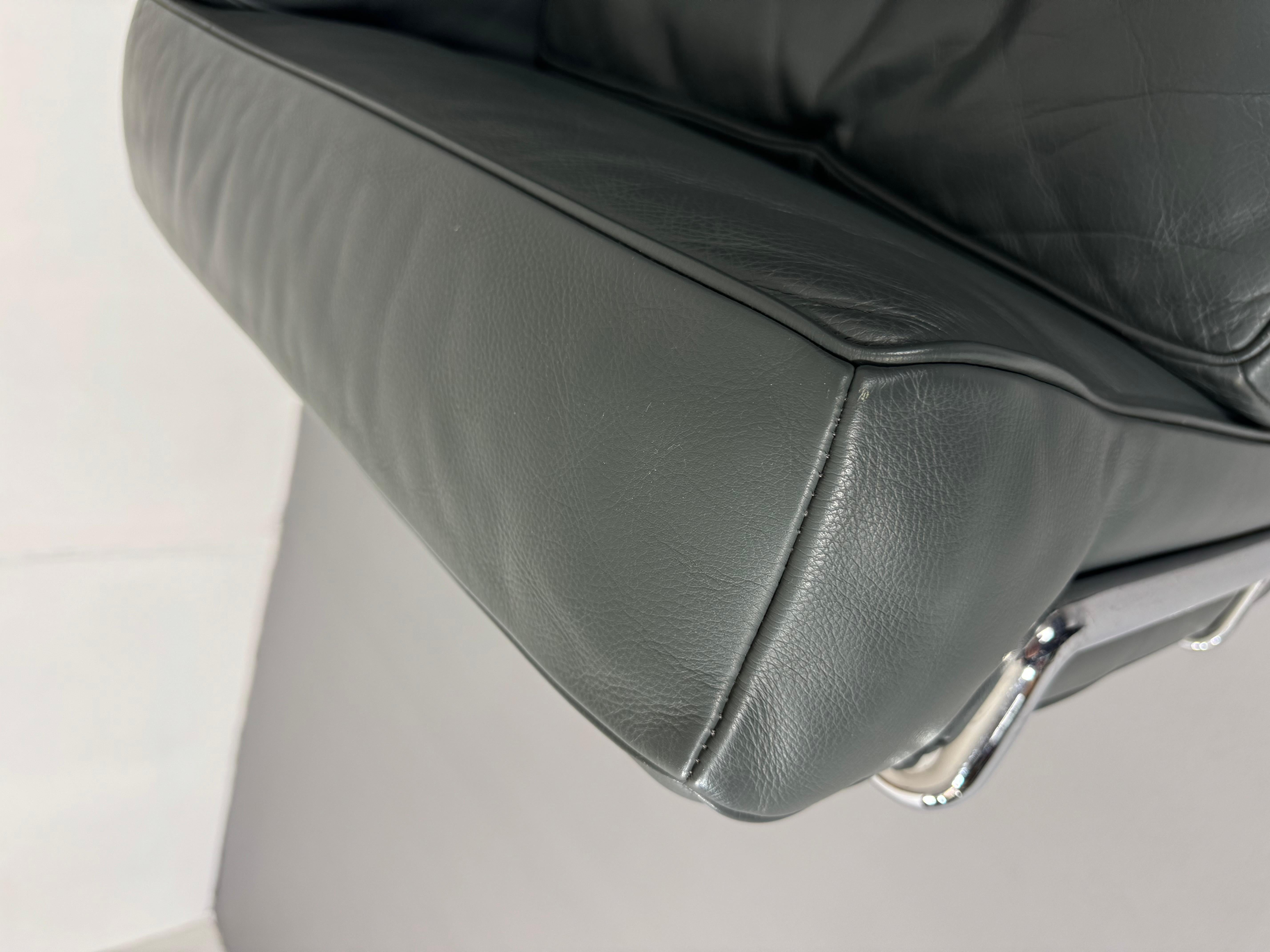 Italian Cassina LC2 leather Armchair Le Corbusier for Cassina, Signed For Sale