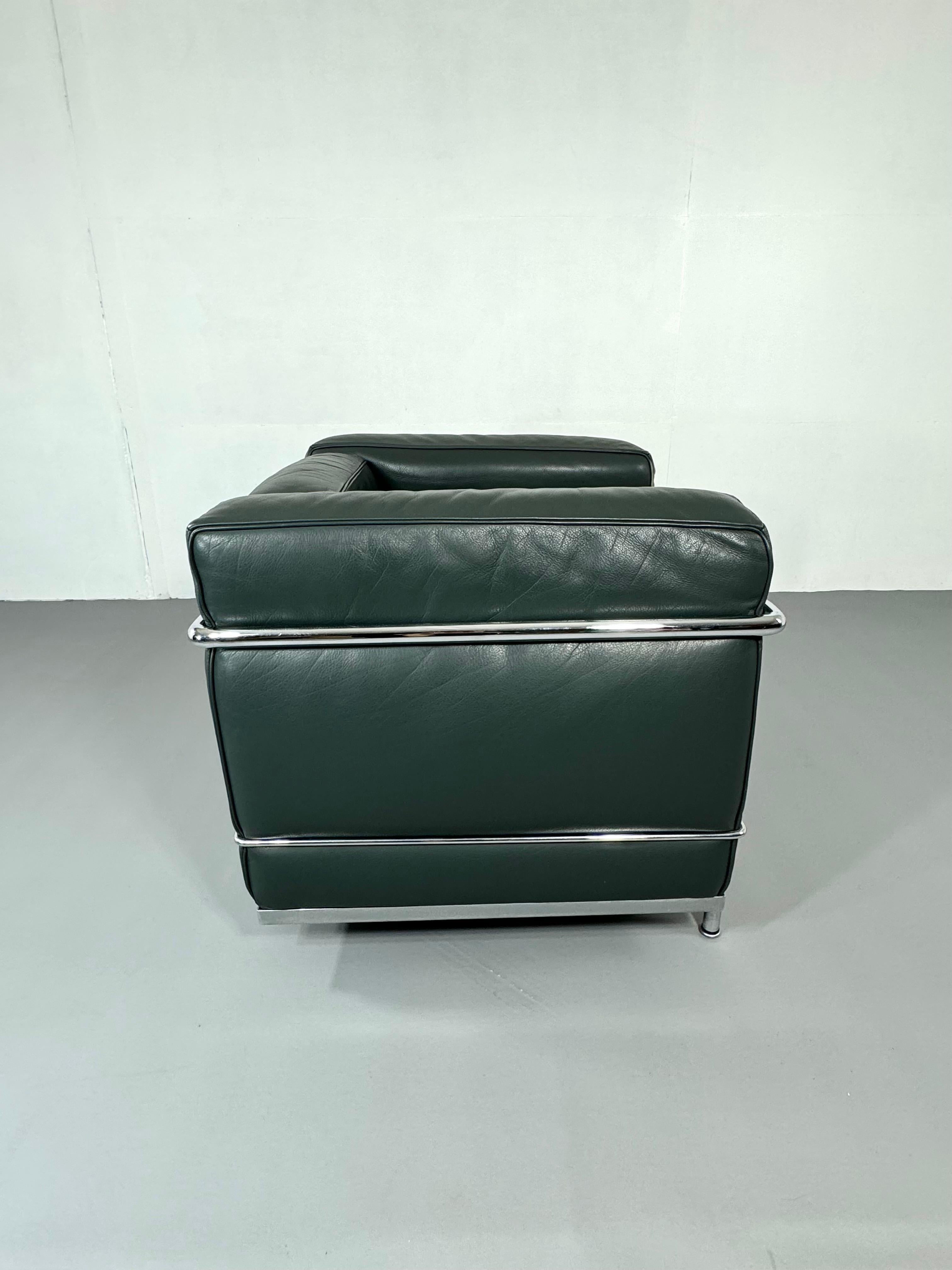 Cassina LC2 leather Armchair Le Corbusier for Cassina, Signed For Sale 1