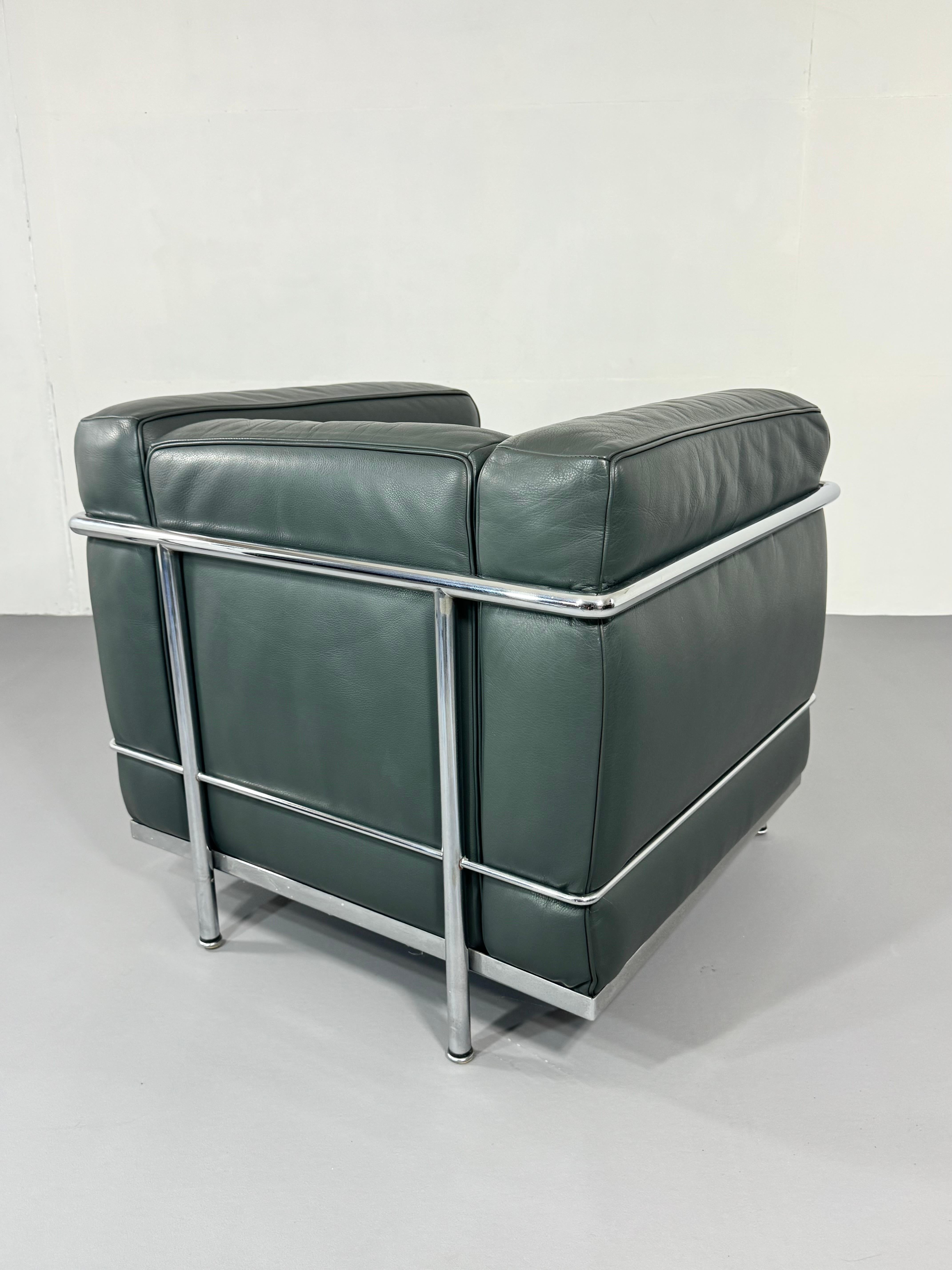 Cassina LC2 leather Armchair Le Corbusier for Cassina, Signed For Sale 2