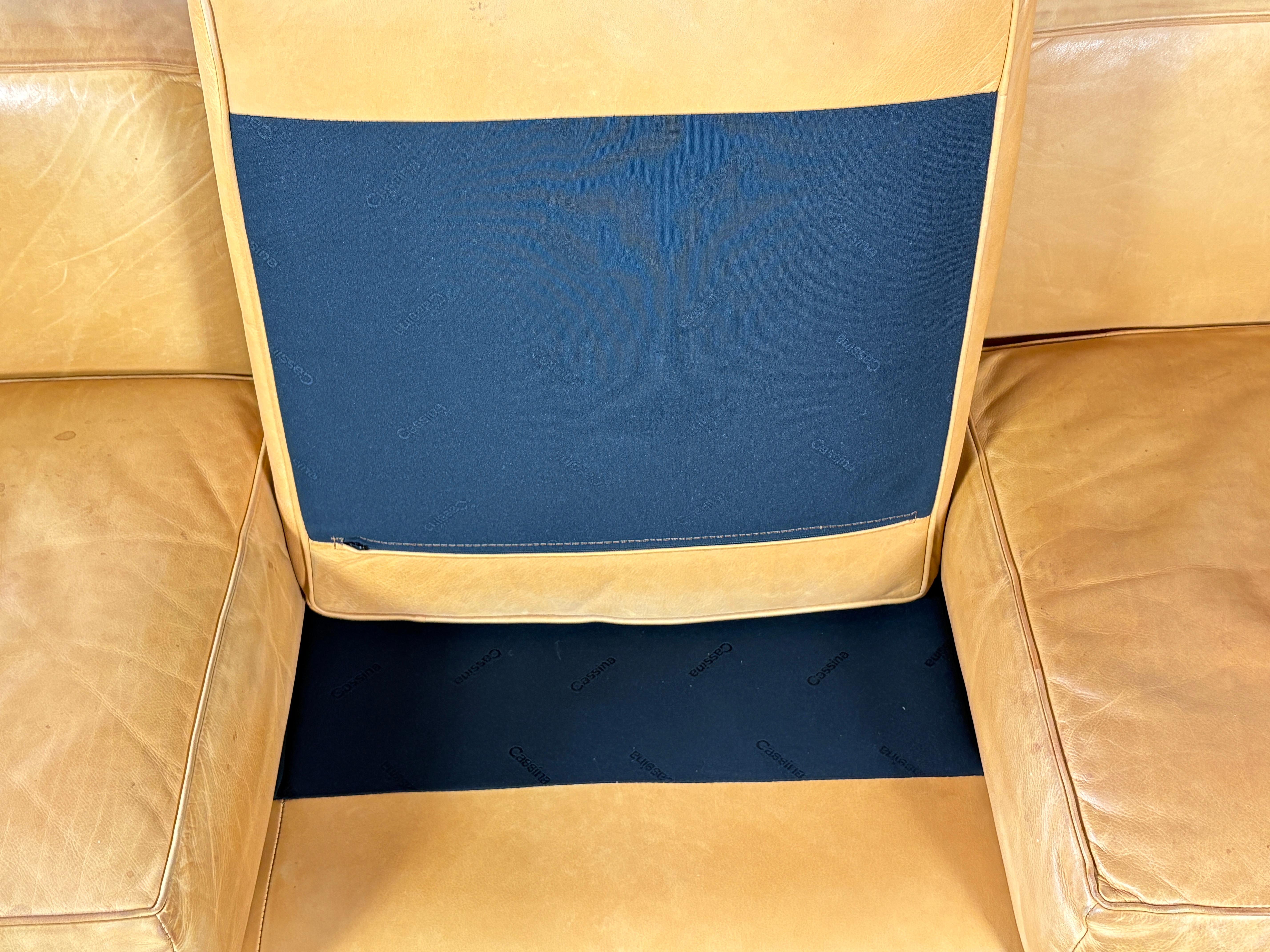 Canapé Cassina LC2 en cuir naturel conçu par Le Corbusier en vente 1
