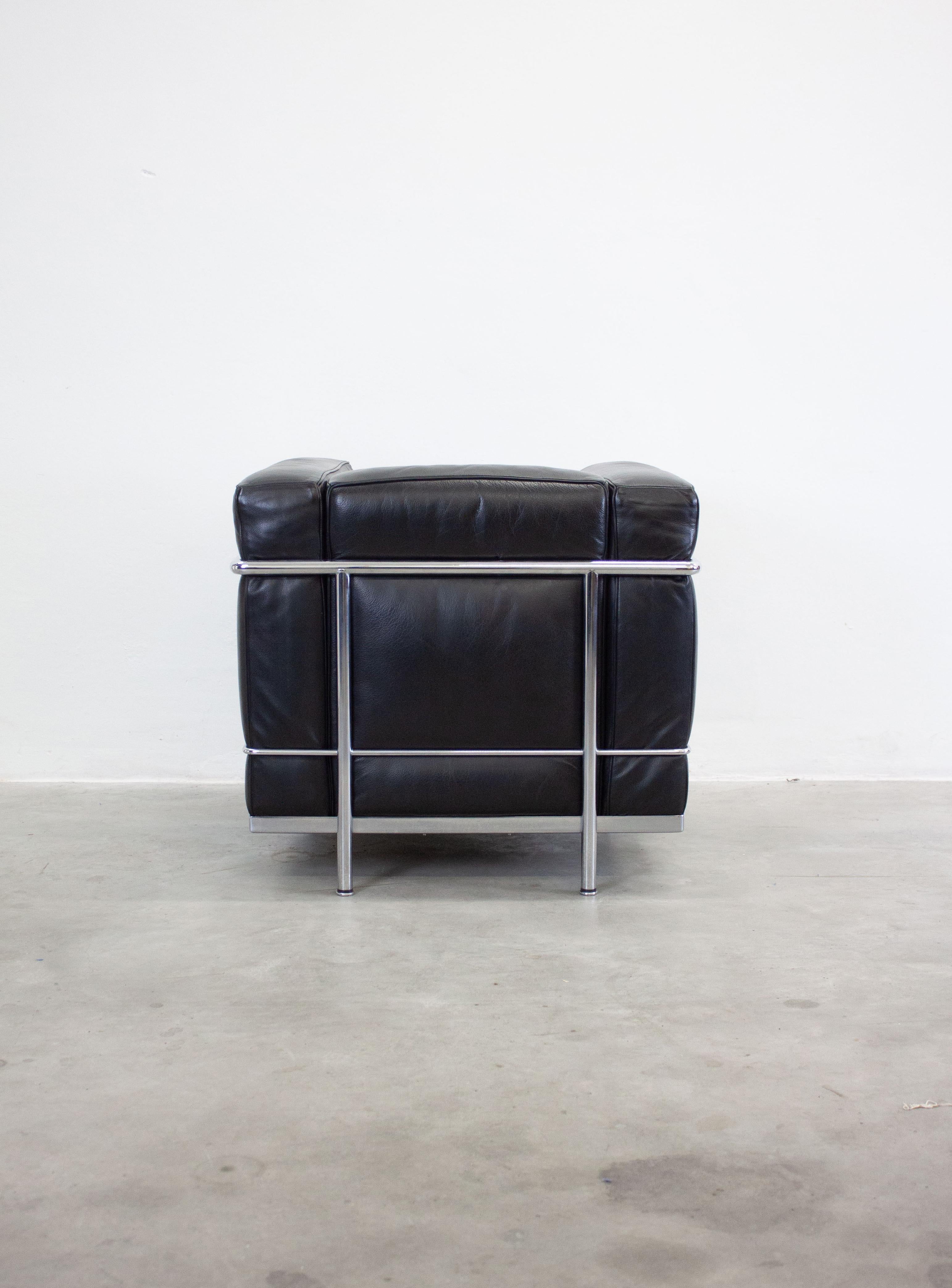 Early 20th Century Cassina LC2 Lounge Chair by Le Corbusier (Black)