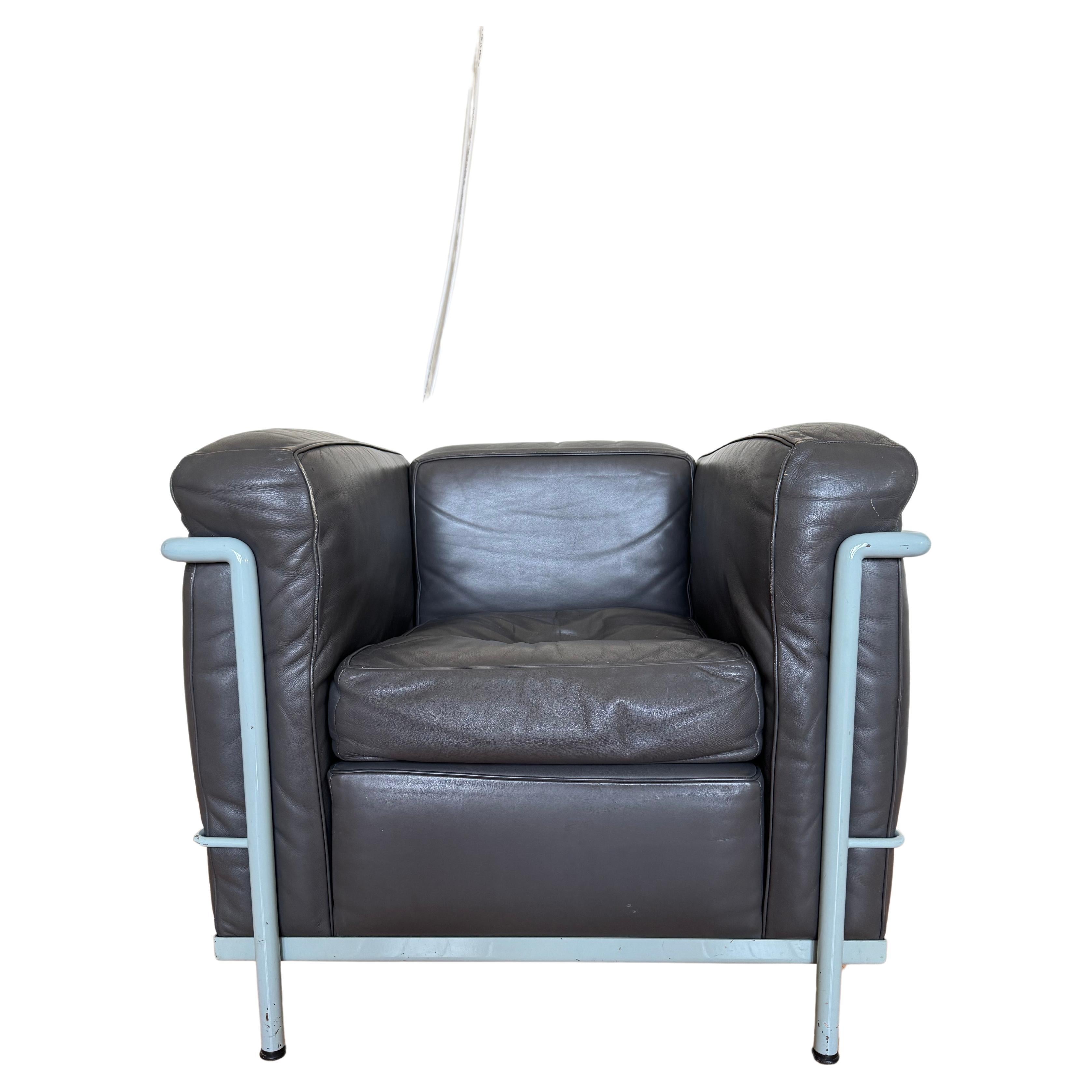 Cassina LC2 Petit Modele Armchair by Le Corbusier Jeanneret Perriand(Rare color) For Sale