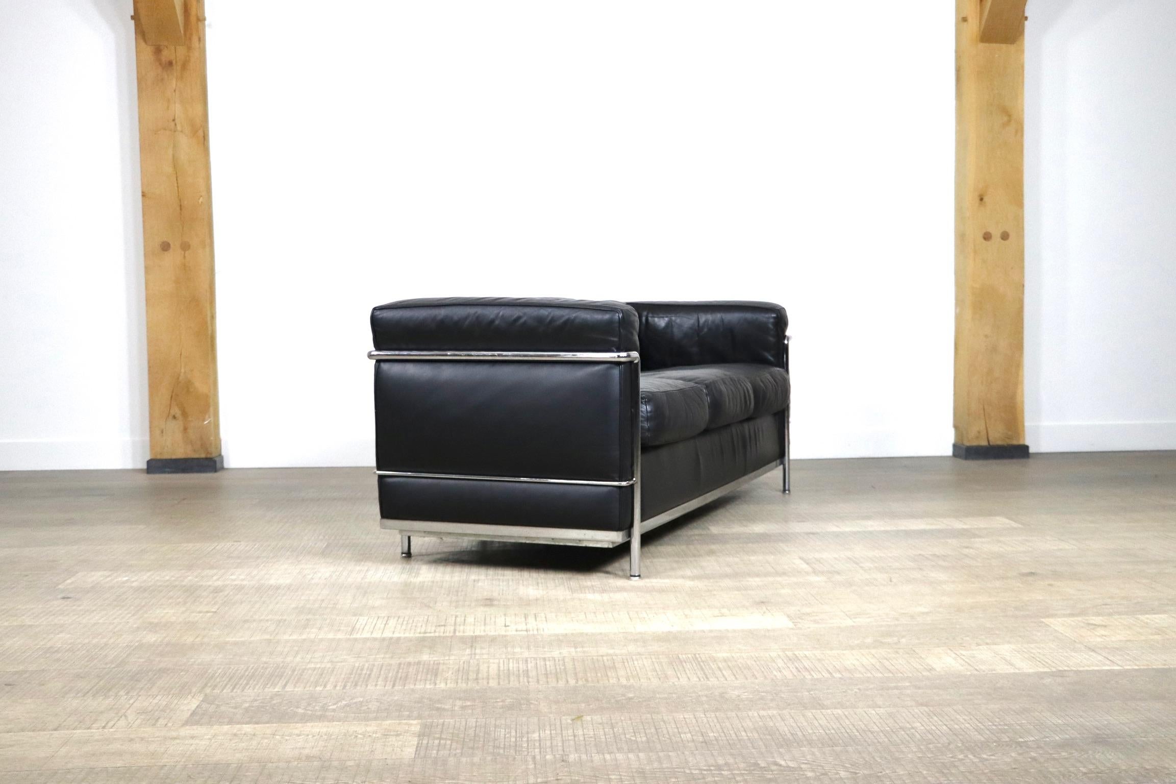 Leather Cassina LC2 Three Seater Sofa by Charlotte Perriand and Le Corbusier