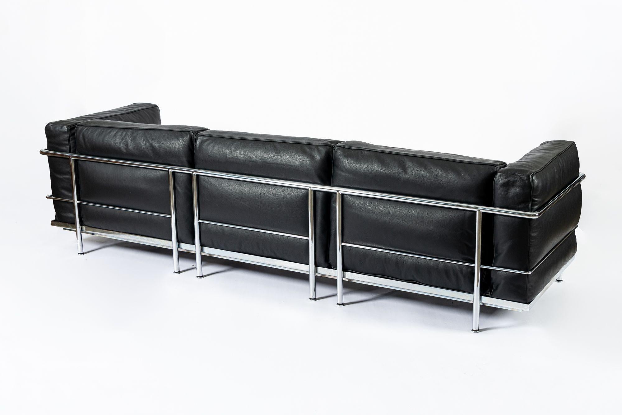 Cassina LC3 Black Leather Three-Seat Sofa by Le Corbusier 2007 In Good Condition In Detroit, MI