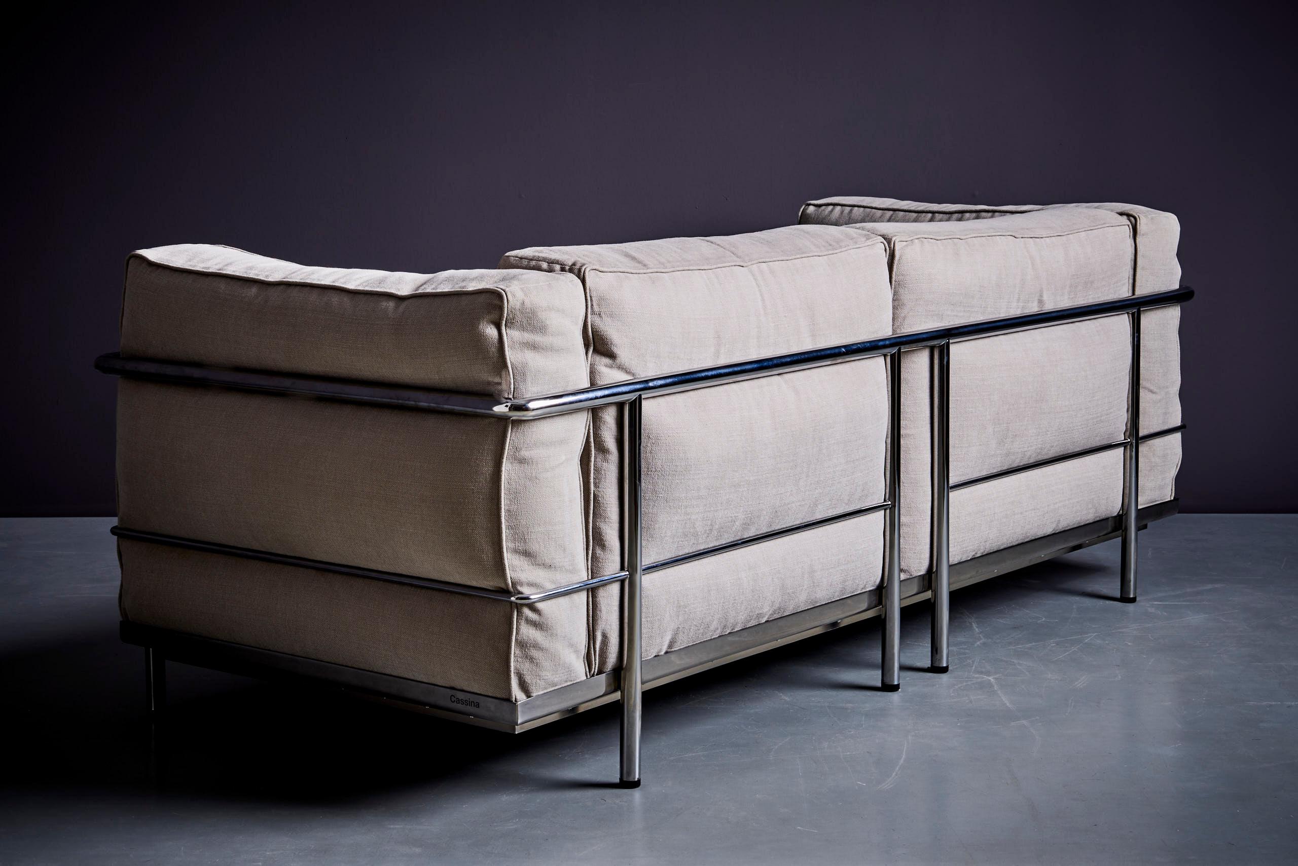 Cassina LC3 Sofa, by Le Corbusier, Pierre Jeanneret, and Charlotte Perriand In Good Condition In Berlin, DE