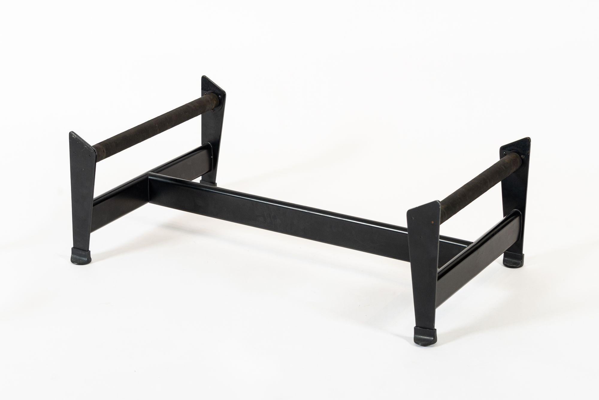 Cassina LC4 Black Leather Chaise Lounge Chair by Le Corbusier 2006 For Sale 4