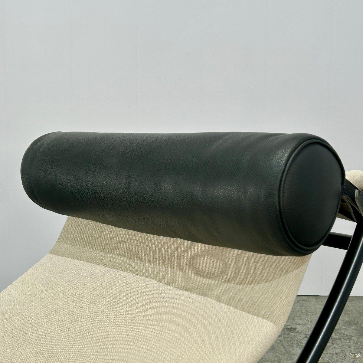 Cassina LC4 Chaise Longue by Le Corbusier, Pierre Jeanneret, Charlotte Perriand (Italienisch) im Angebot