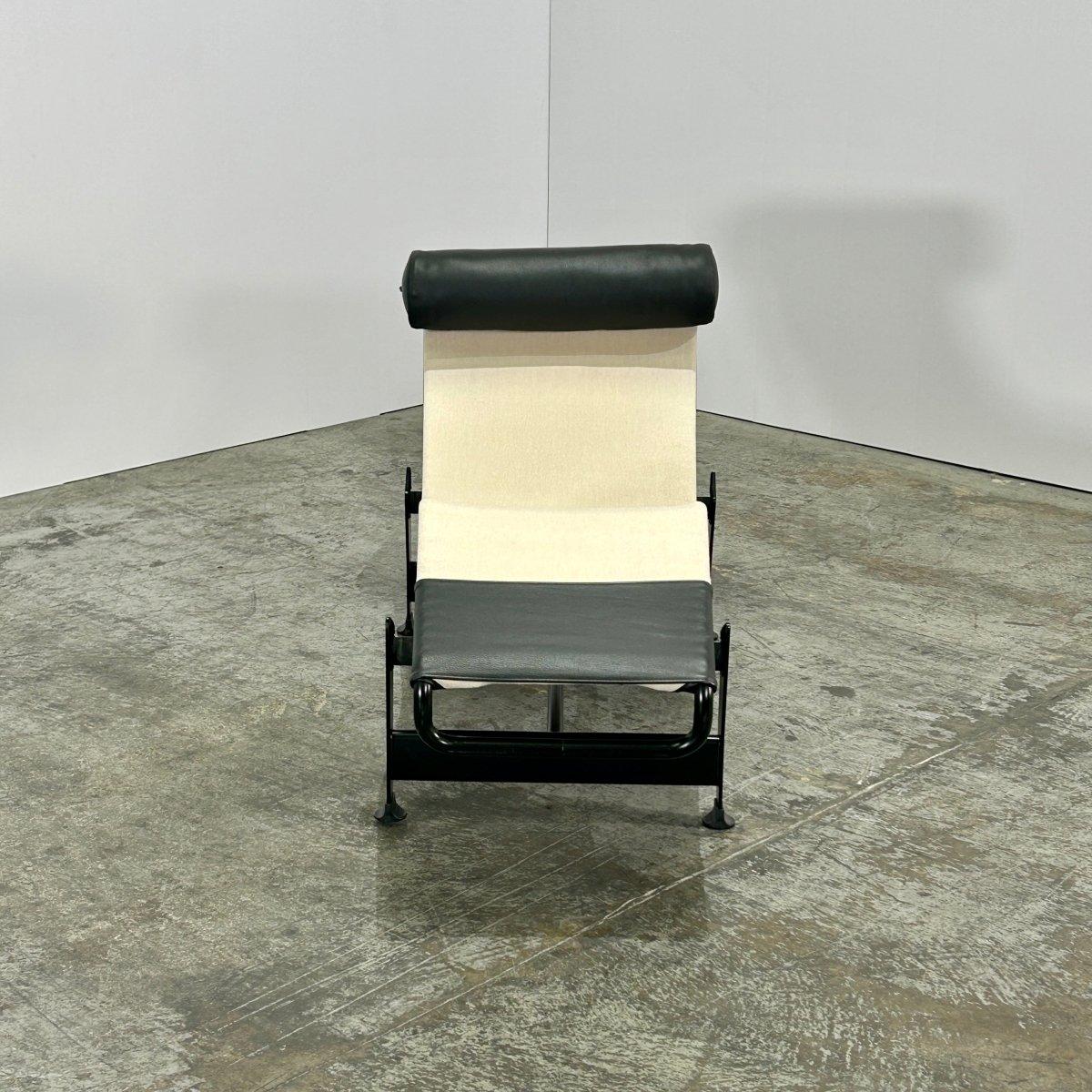 Cassina LC4 Chaise Longue by Le Corbusier, Pierre Jeanneret, Charlotte Perriand im Zustand „Gut“ im Angebot in Basildon, London