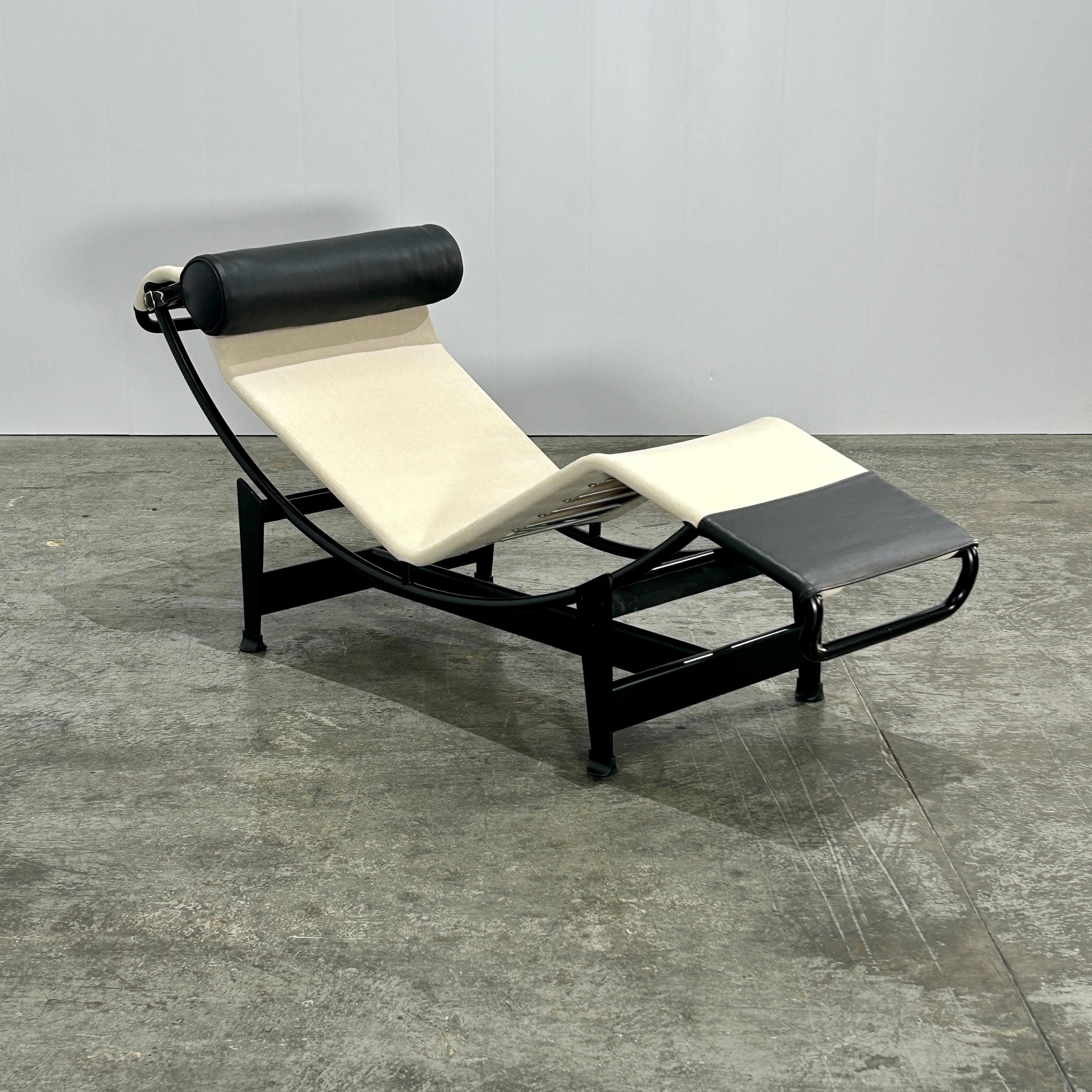Cassina LC4 Chaise Longue by Le Corbusier, Pierre Jeanneret, Charlotte Perriand (Metall) im Angebot