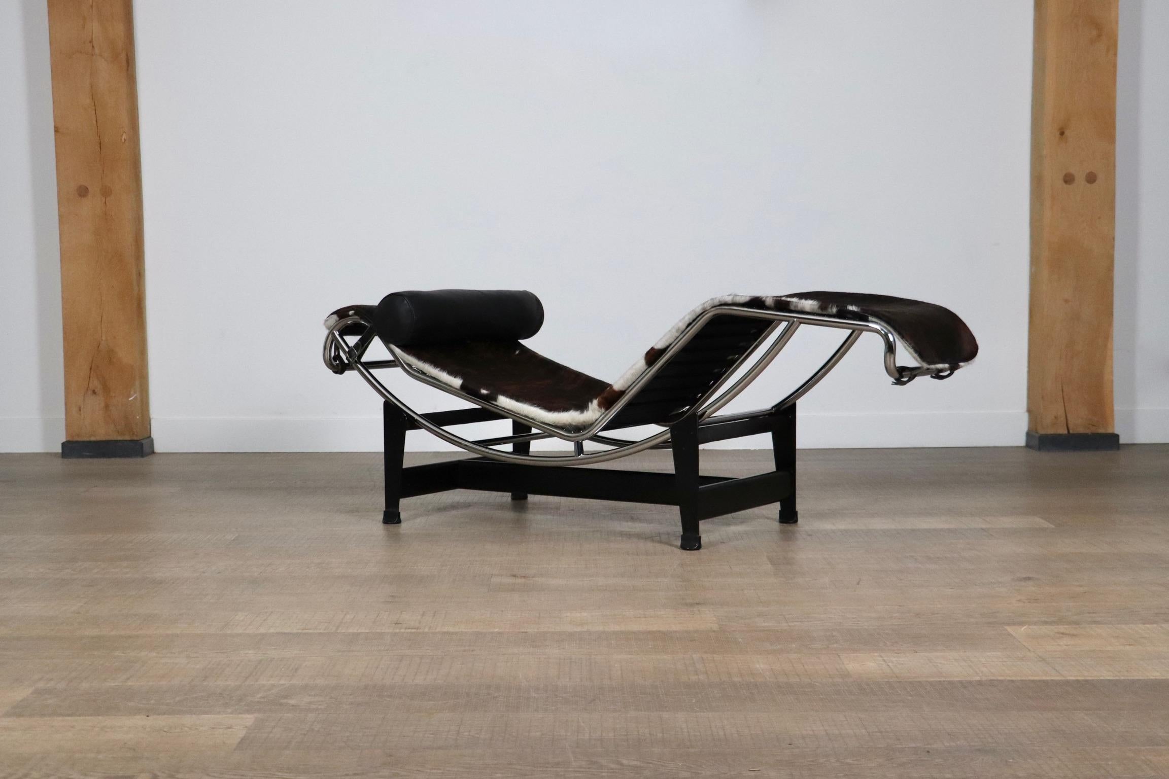 Cassina LC4 Chaise Longue In brown Ponyskin By Le Corbusier, Charlotte Perriand 5