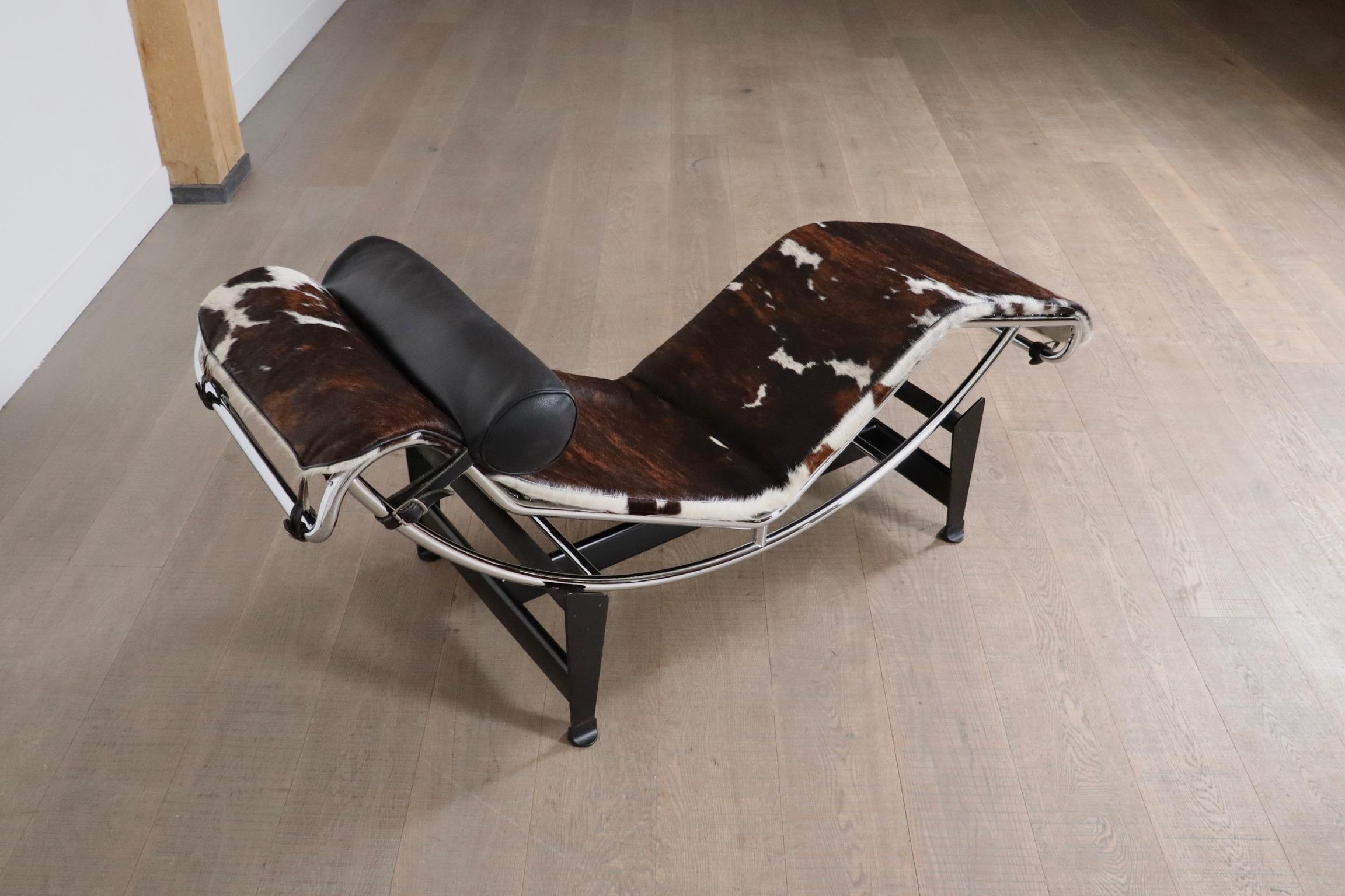 Metal Cassina LC4 Chaise Longue In brown Ponyskin By Le Corbusier, Charlotte Perriand