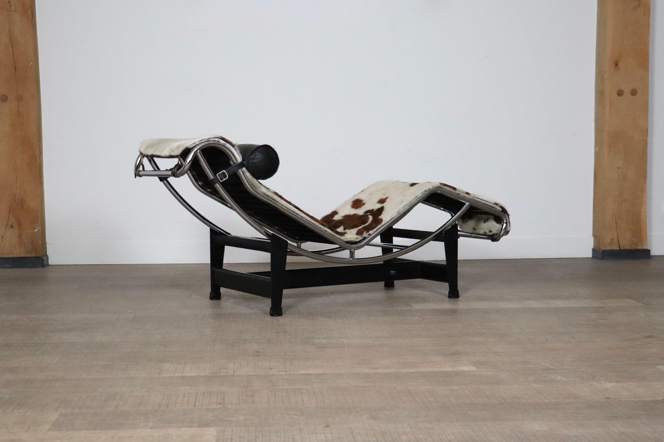 Cassina LC4 Chaise Longue In Ponyskin By Le Corbusier, Charlotte Perriand 5