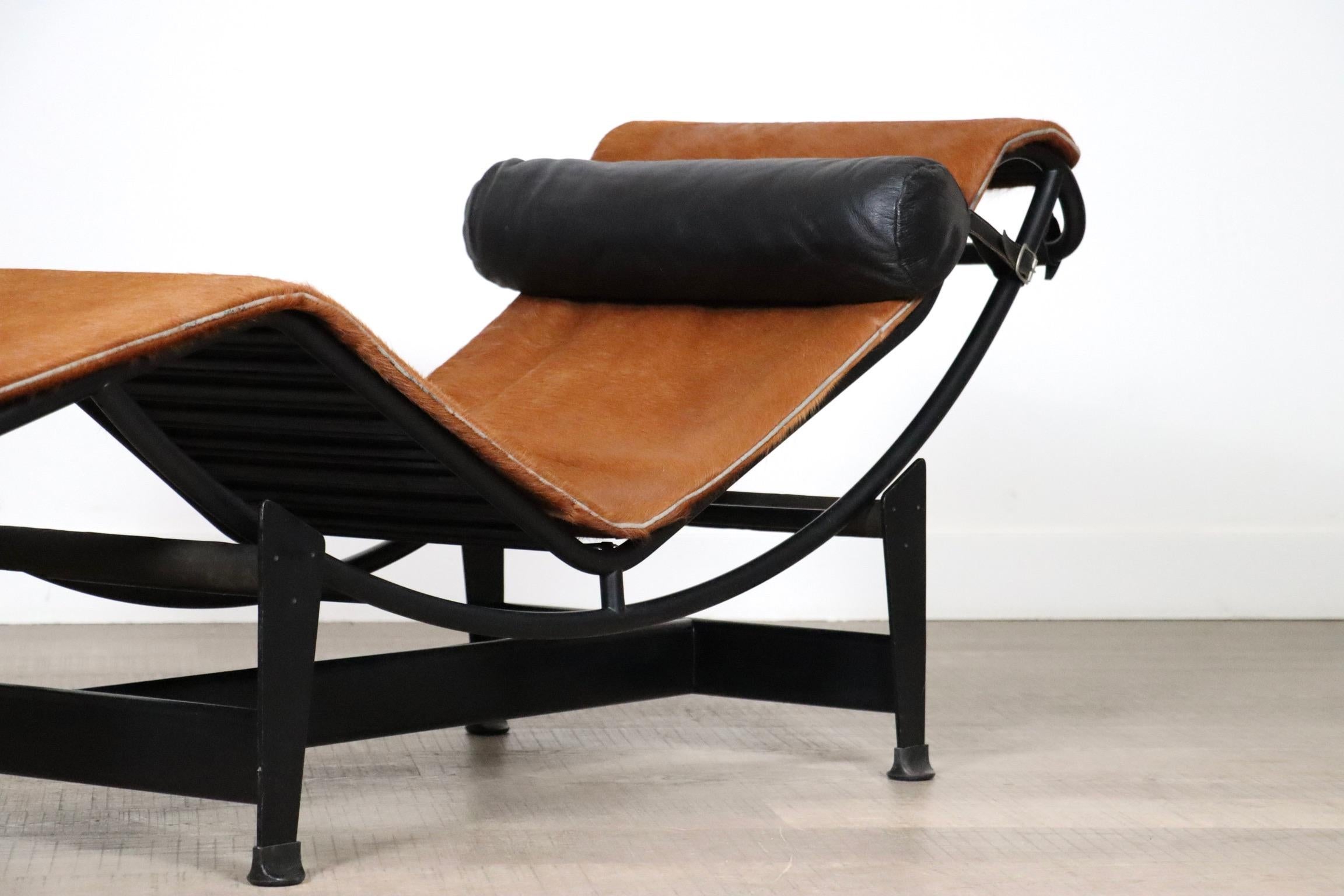 Cassina LC4 Chaise Longue In Ponyskin By Le Corbusier, Charlotte Perriand 5