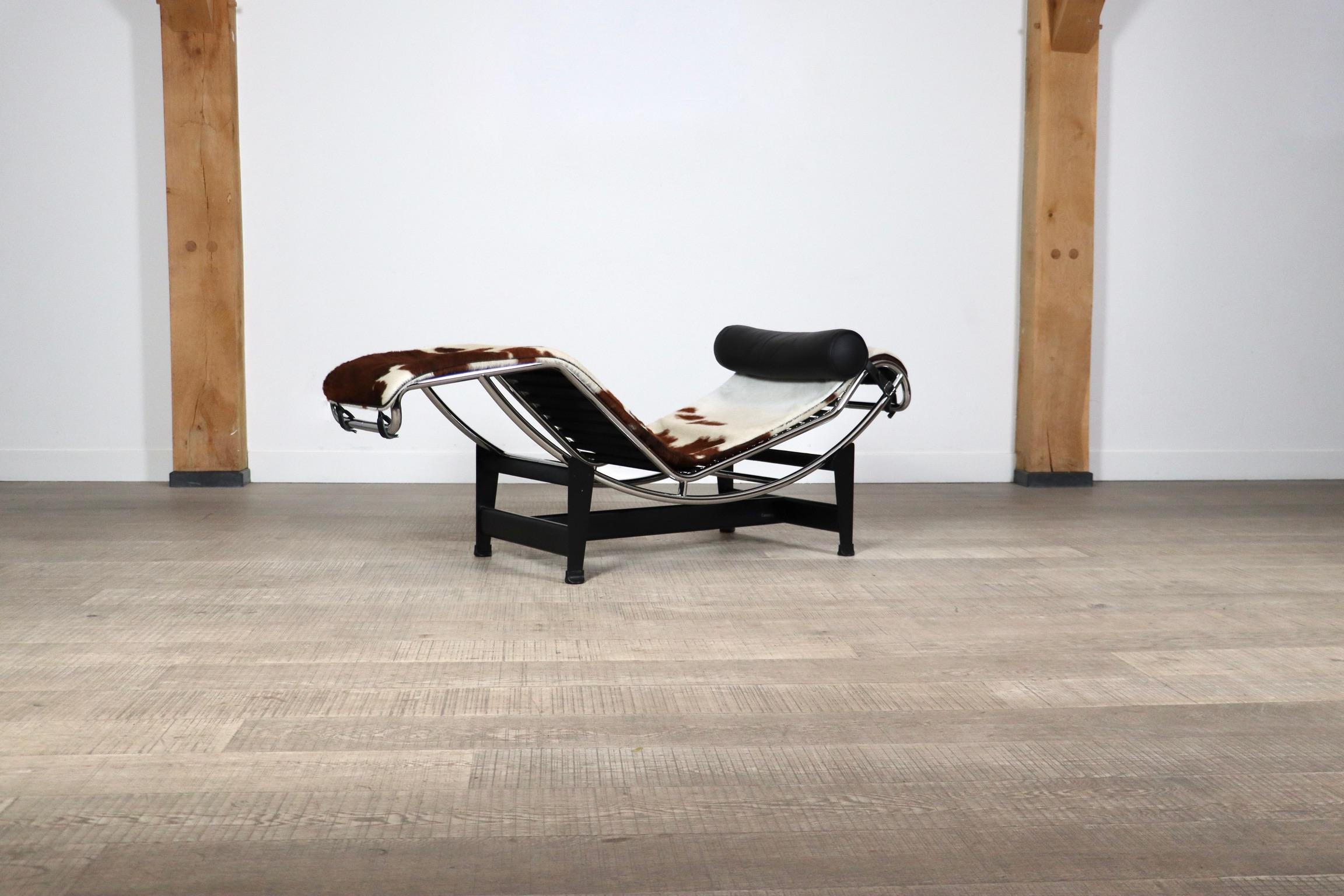 Cassina LC4 Chaise Longue In Ponyskin By Le Corbusier, Charlotte Perriand 6
