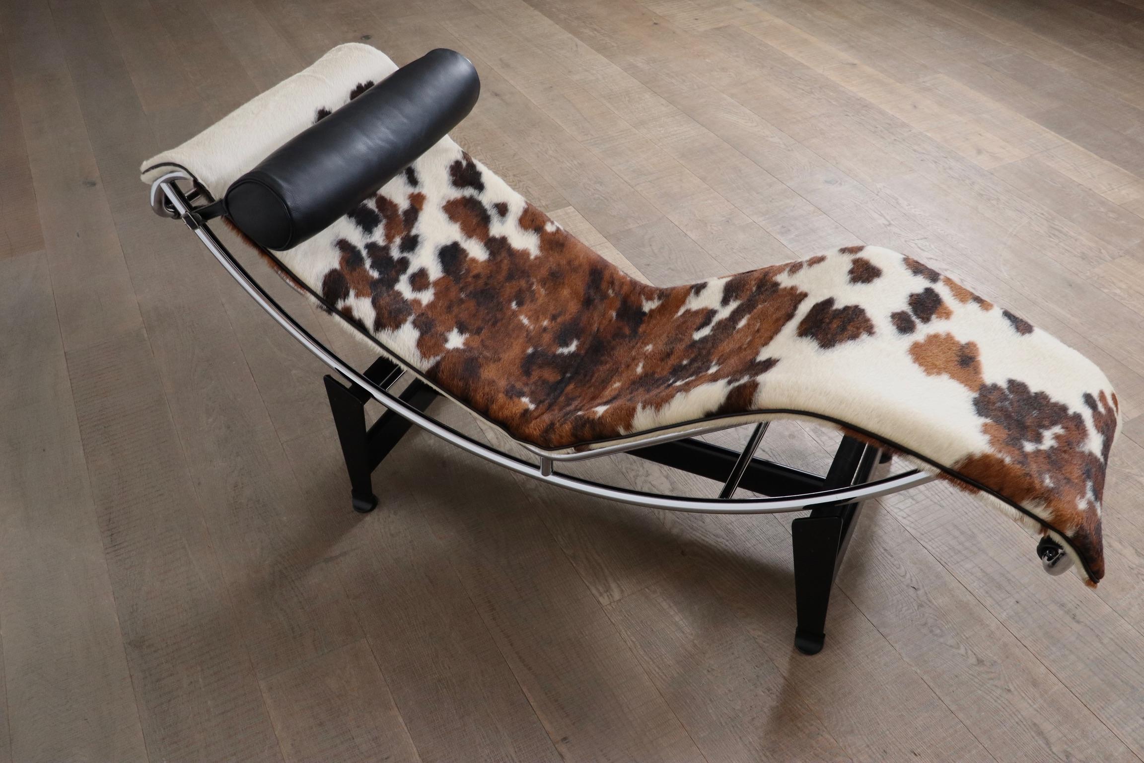 Cassina LC4 Chaise Longue In Ponyskin By Le Corbusier, Charlotte Perriand 6