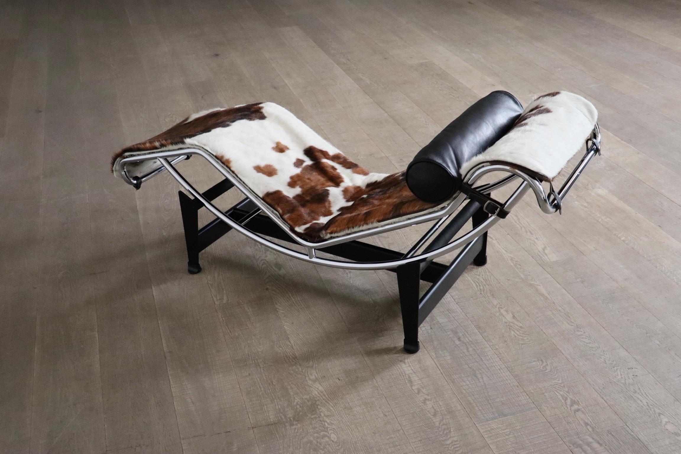 Cassina LC4 Chaise Longue In Ponyskin By Le Corbusier, Charlotte Perriand 6