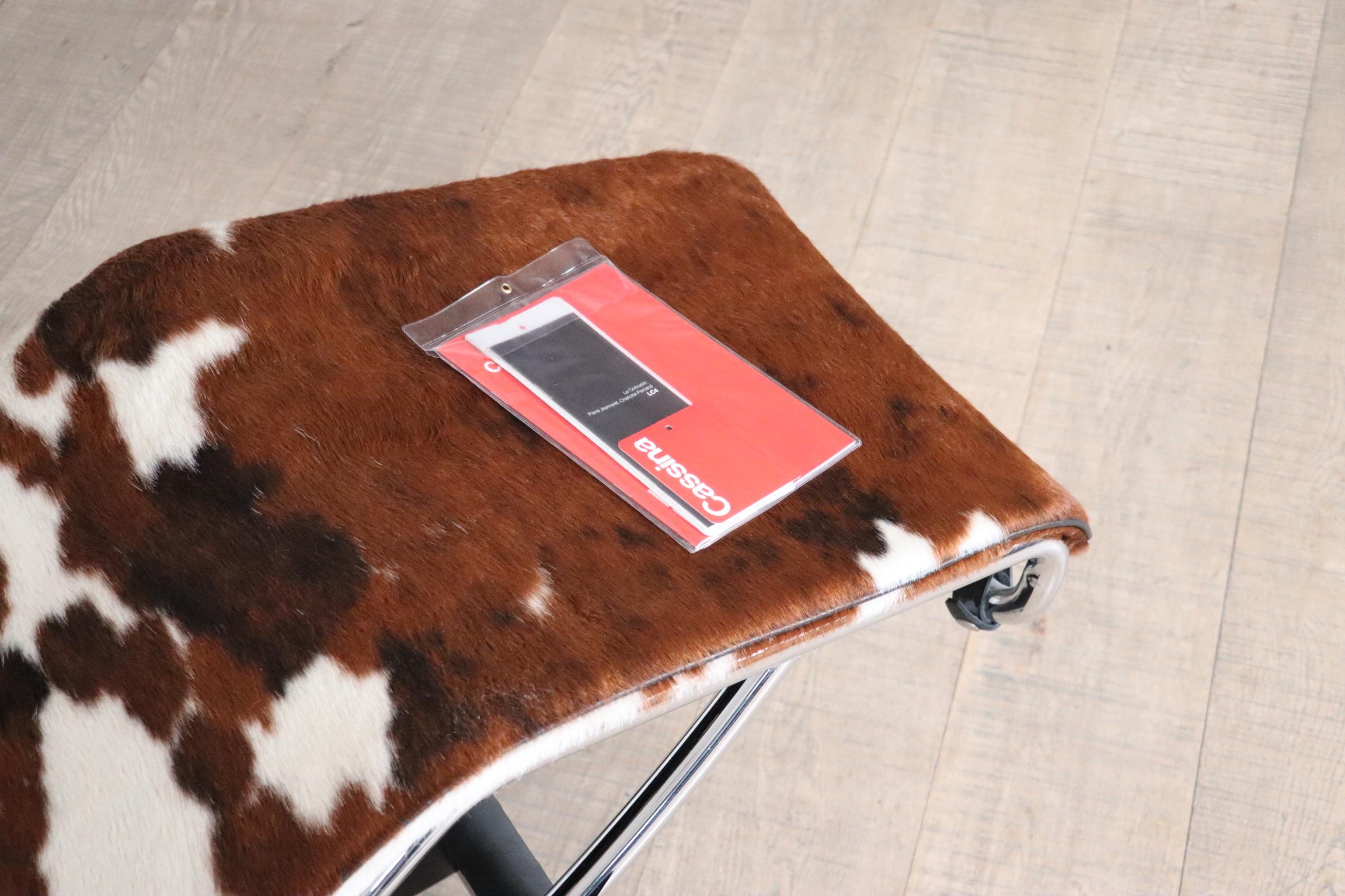 Cassina LC4 Chaise Longue In Ponyskin By Le Corbusier, Charlotte Perriand 6