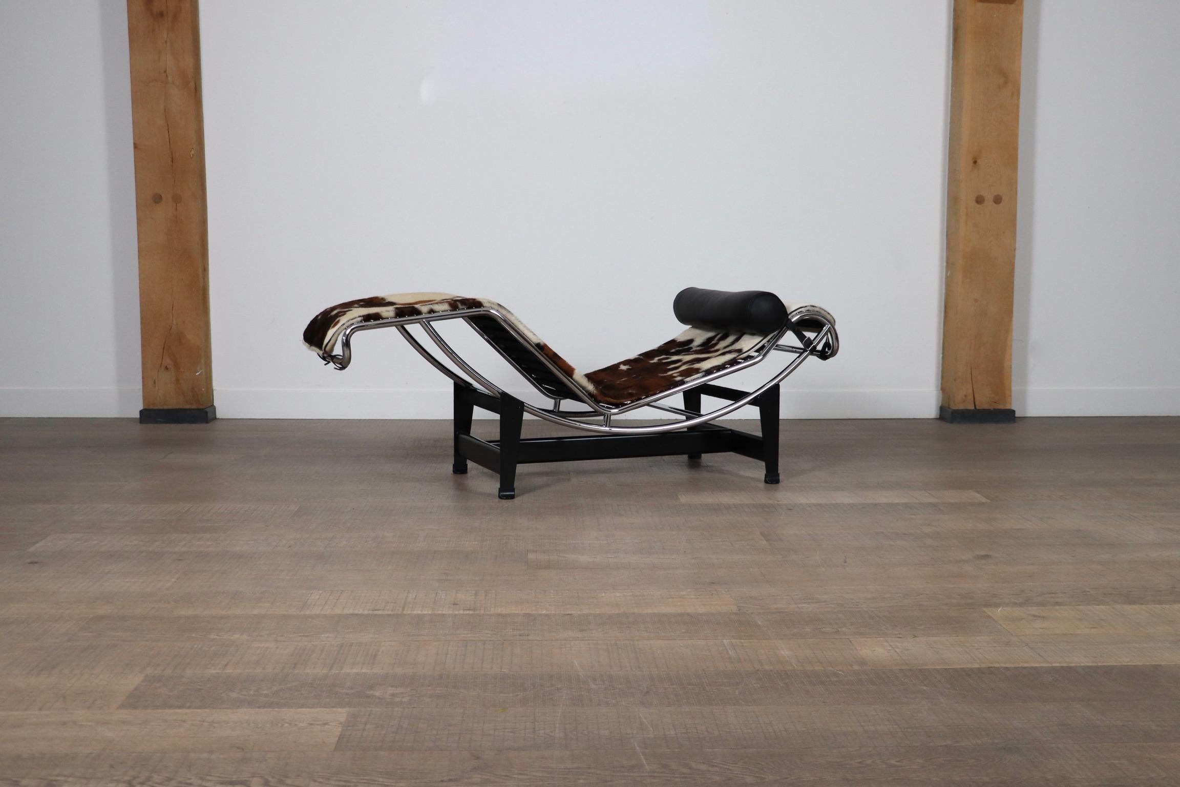 Cassina LC4 Chaise Longue In Ponyskin By Le Corbusier, Charlotte Perriand 7