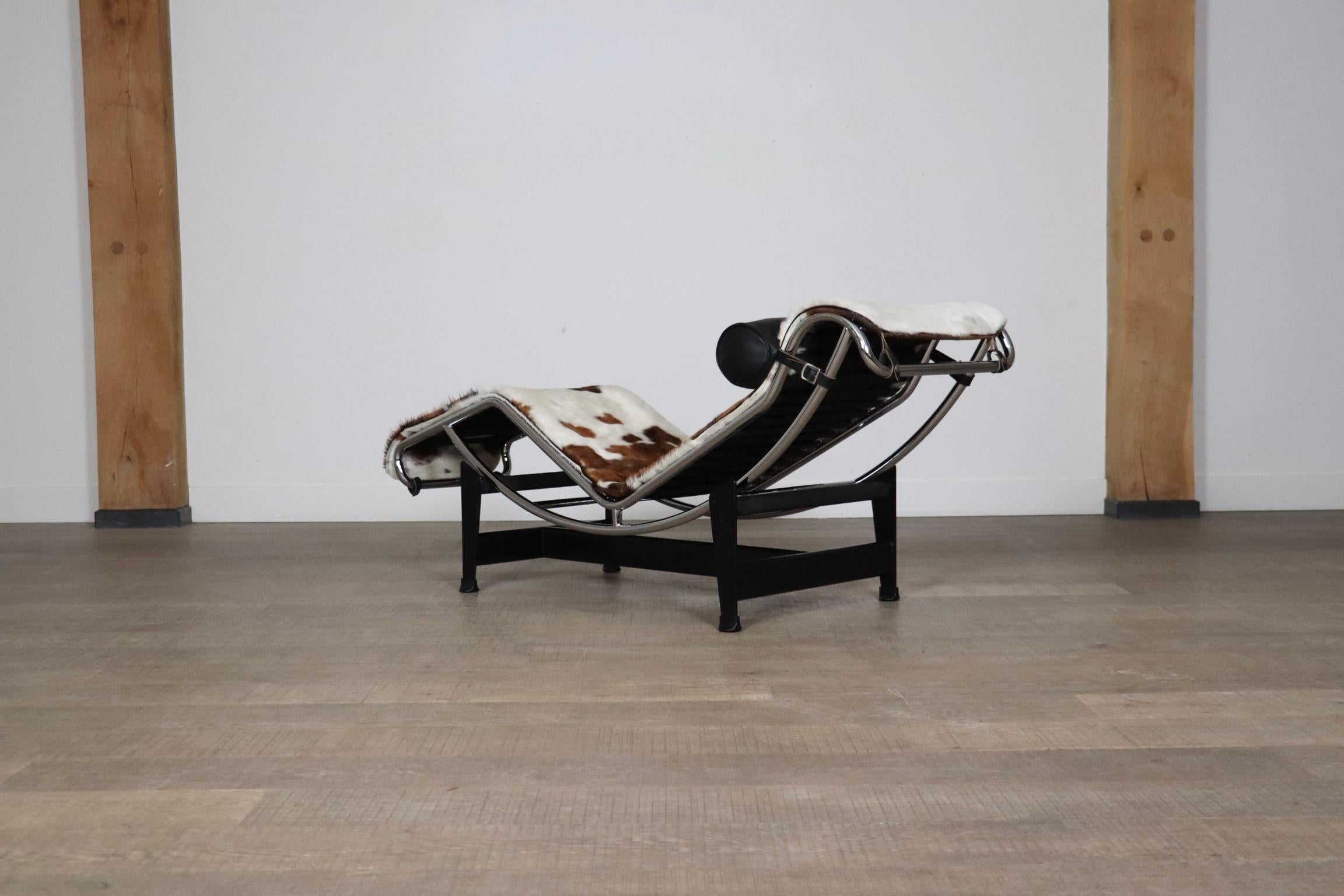 Cassina LC4 Chaise Longue In Ponyskin By Le Corbusier, Charlotte Perriand 7