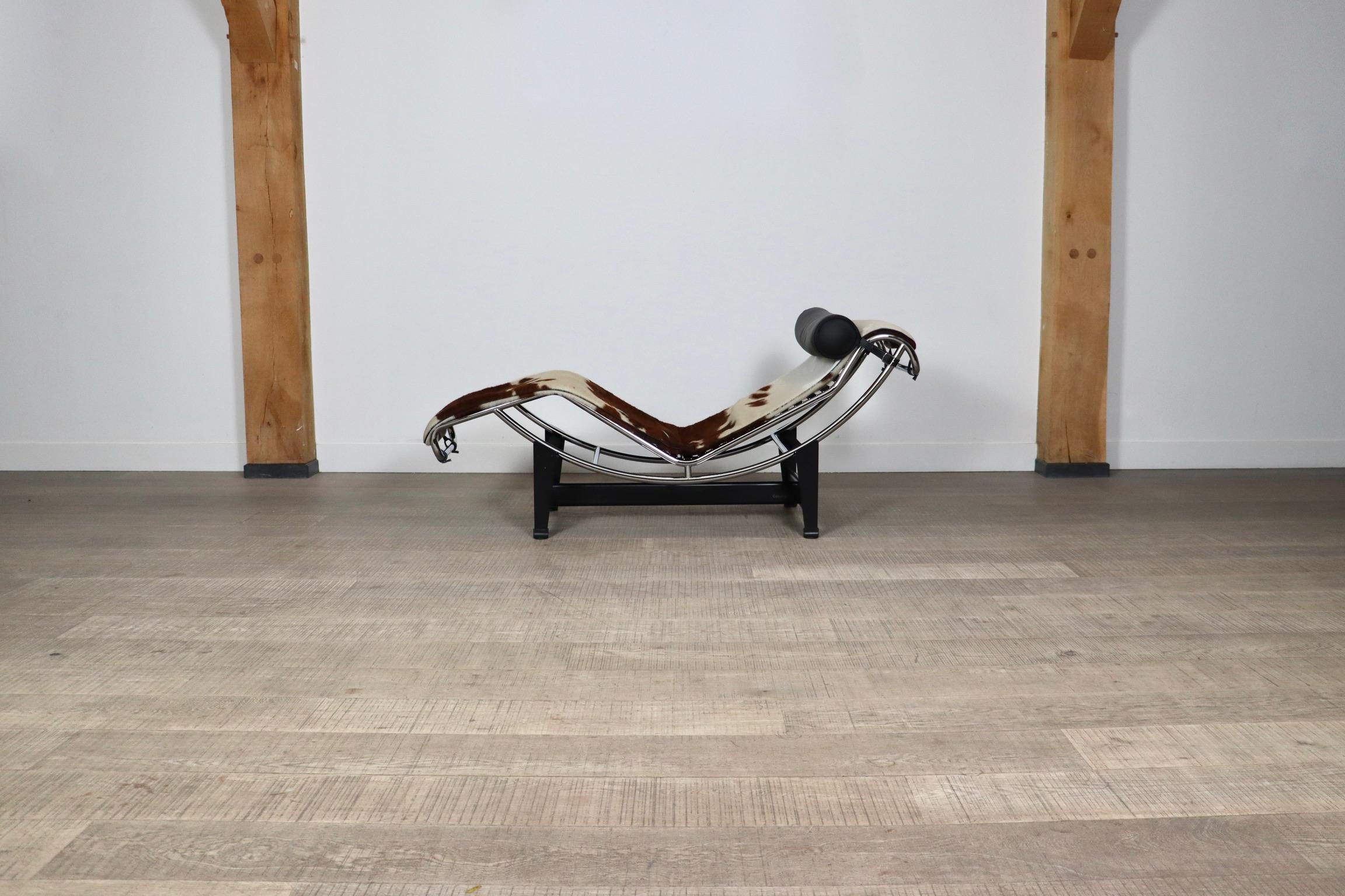 Late 20th Century Cassina LC4 Chaise Longue In Ponyskin By Le Corbusier, Charlotte Perriand