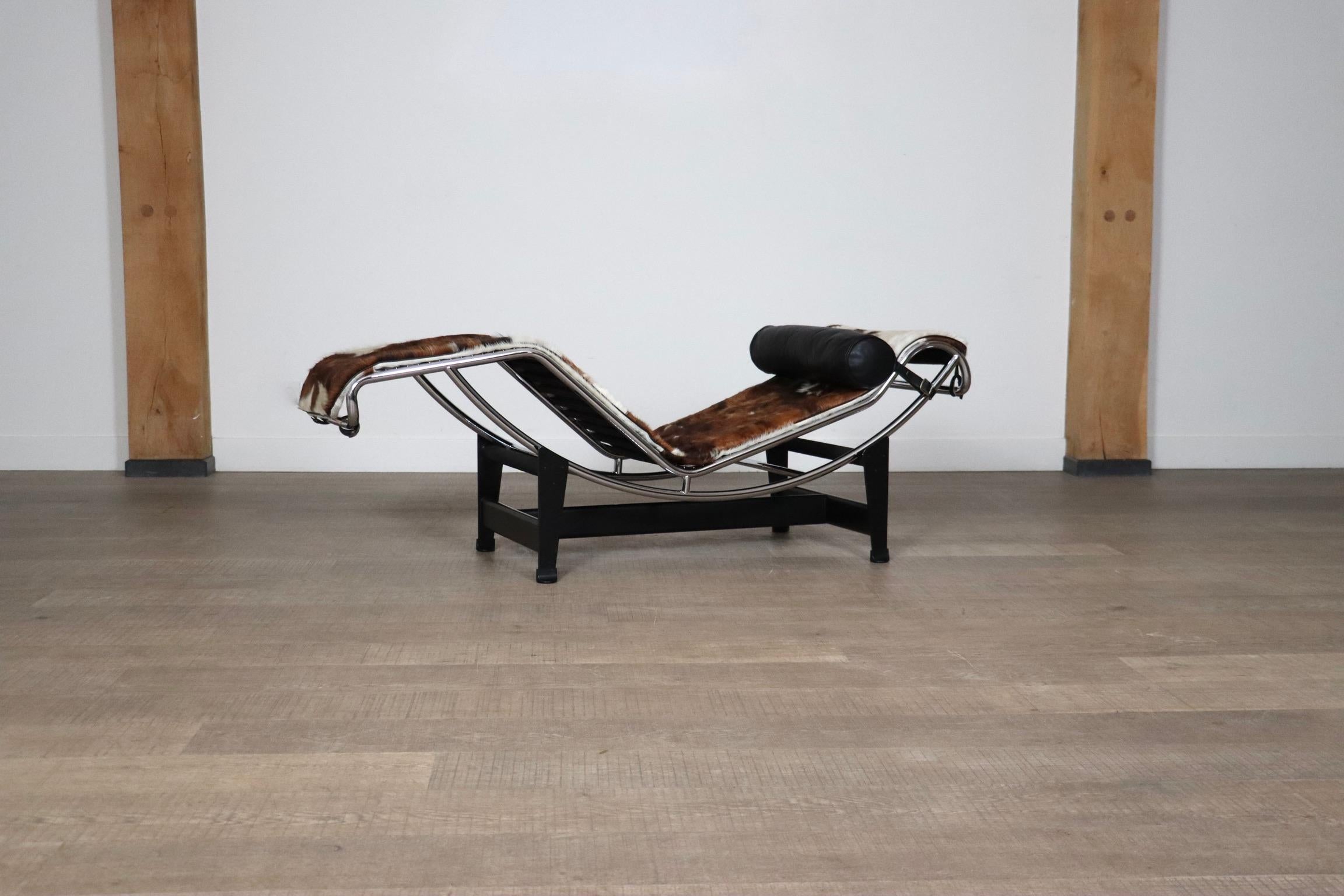 Late 20th Century Cassina LC4 Chaise Longue In Ponyskin By Le Corbusier, Charlotte Perriand