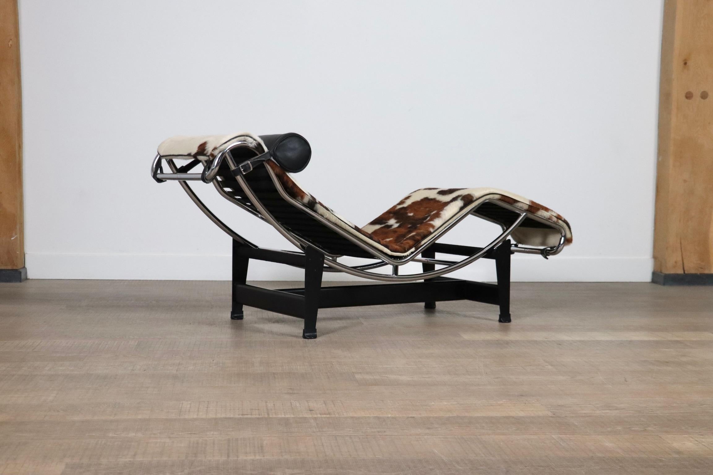 Cassina LC4 Chaise Longue In Ponyskin By Le Corbusier, Charlotte Perriand 1