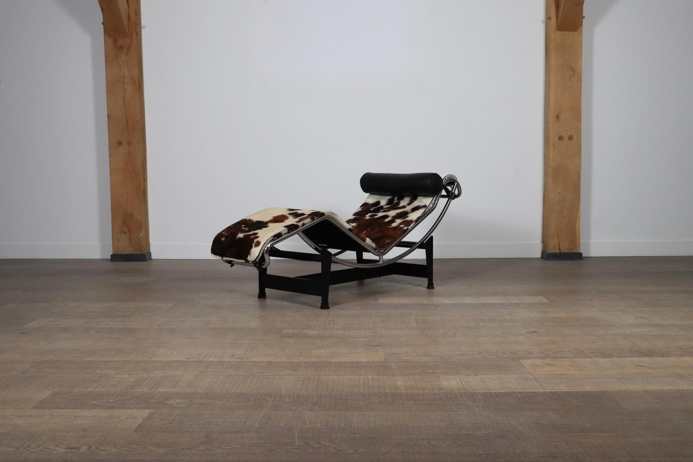 Cassina LC4 Chaise Longue In Ponyskin By Le Corbusier, Charlotte Perriand 3