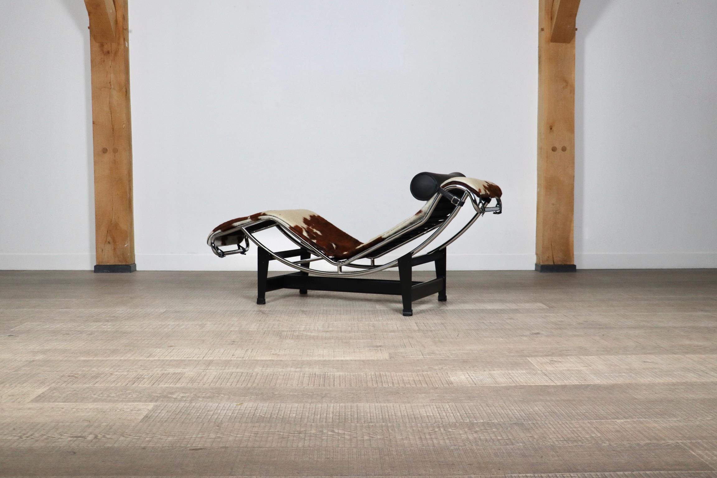 Cassina LC4 Chaise Longue In Ponyskin By Le Corbusier, Charlotte Perriand 4