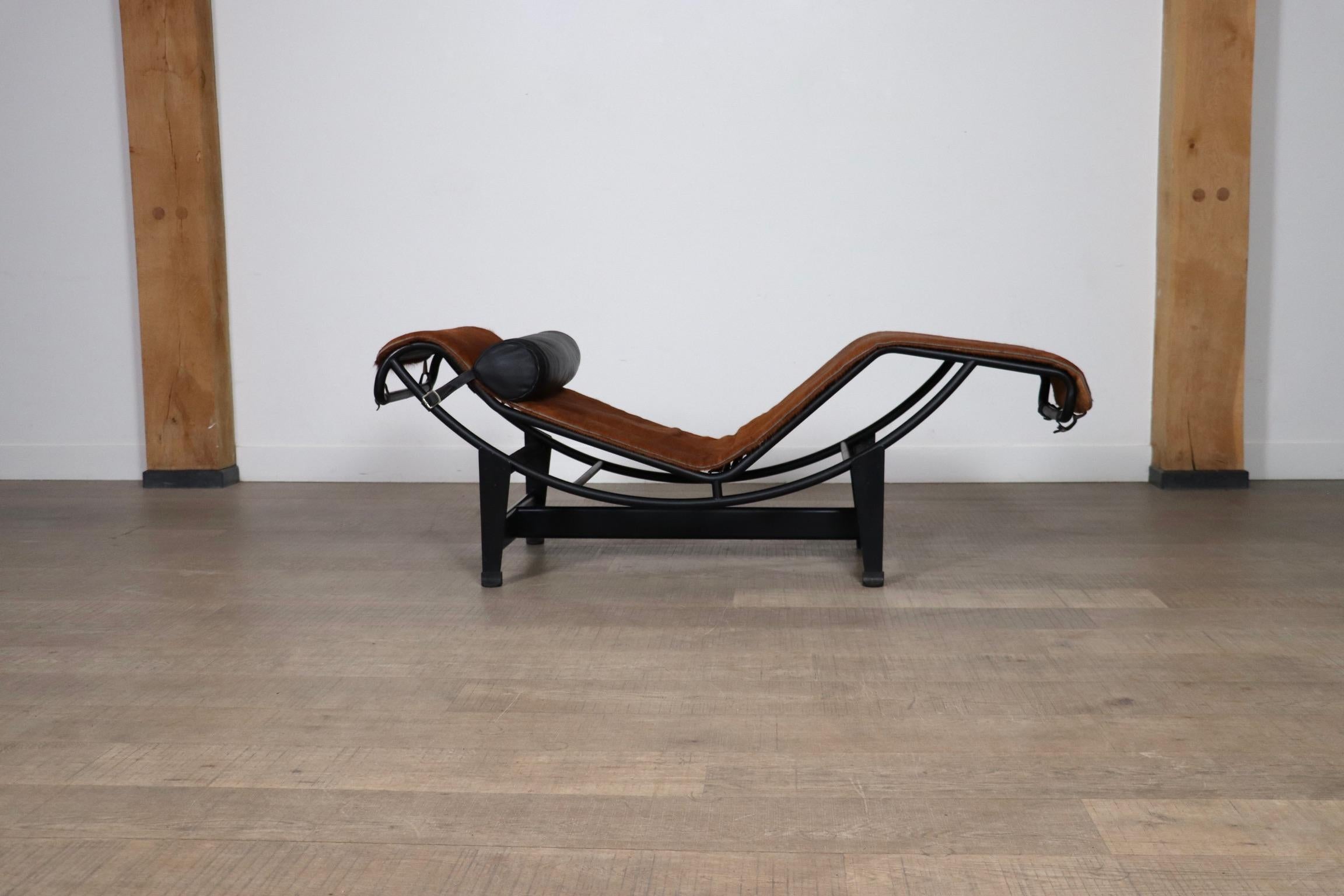 Cassina LC4 Chaise Longue In Ponyskin By Le Corbusier, Charlotte Perriand 4