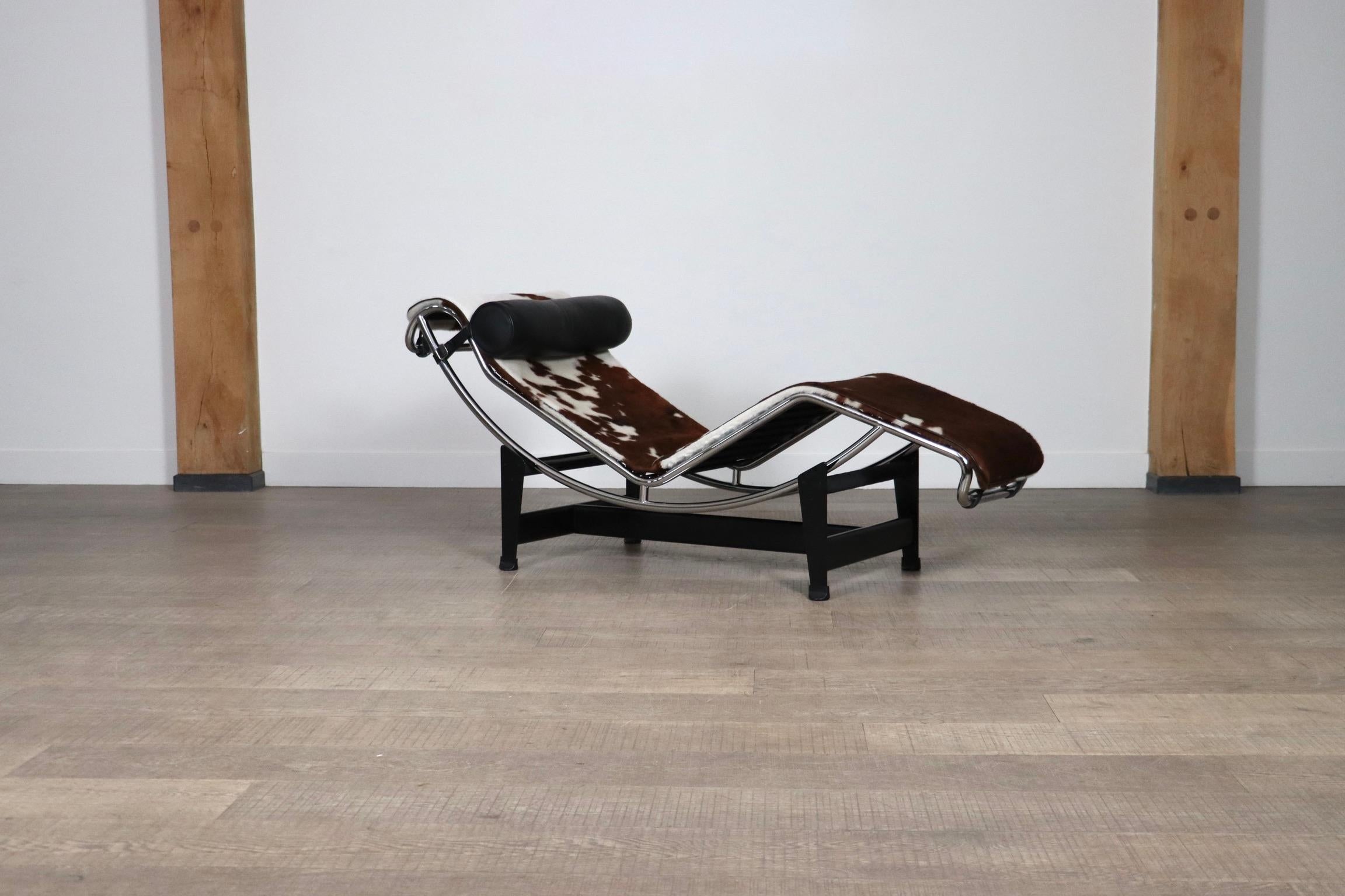 Cassina LC4 Chaise Longue In Ponyskin By Le Corbusier, Charlotte Perriand 4