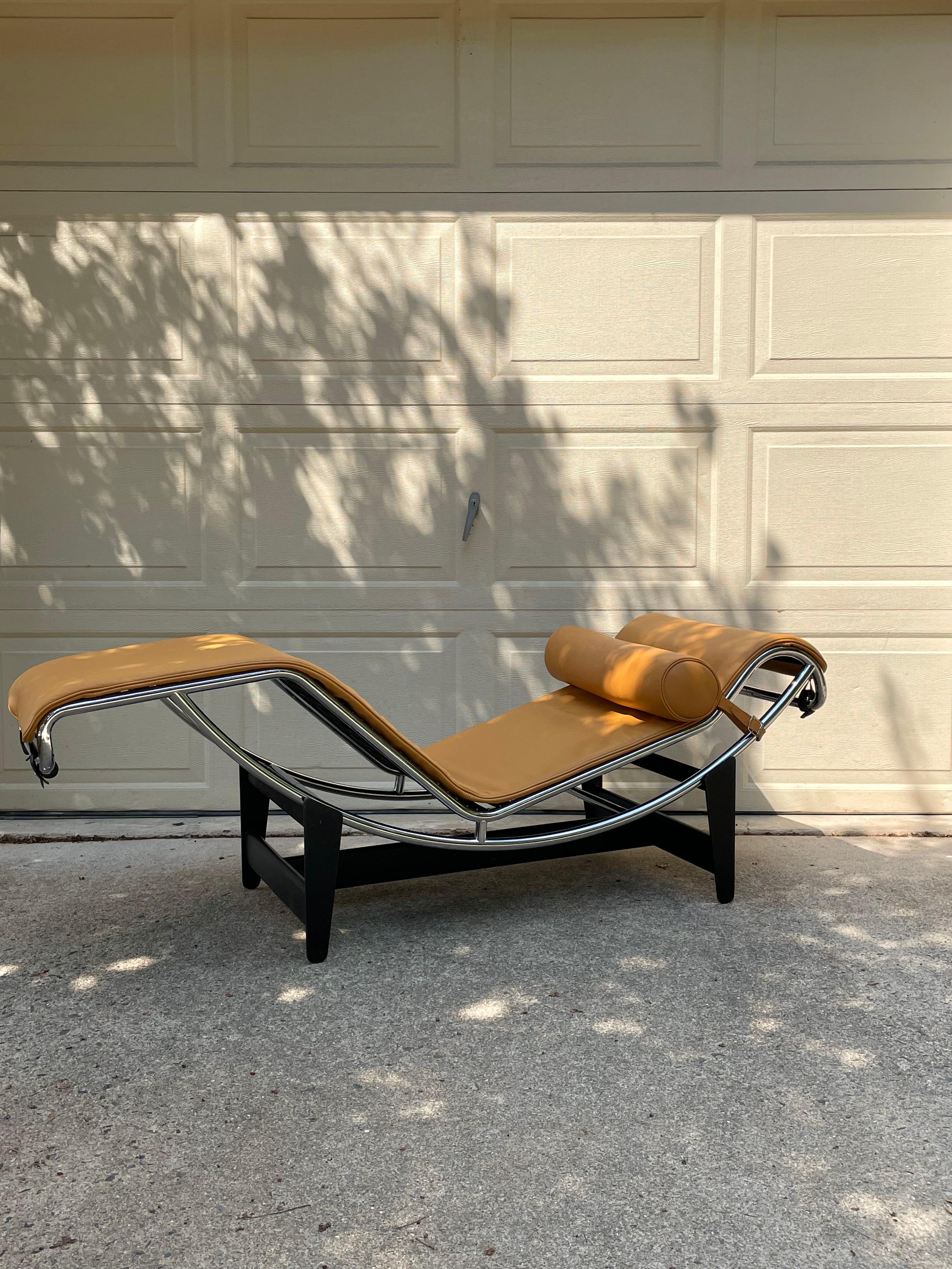 Mid-Century Modern Cassina LC4 Chaise Lounge by Le Corbusier, Jeanneret, Perriand