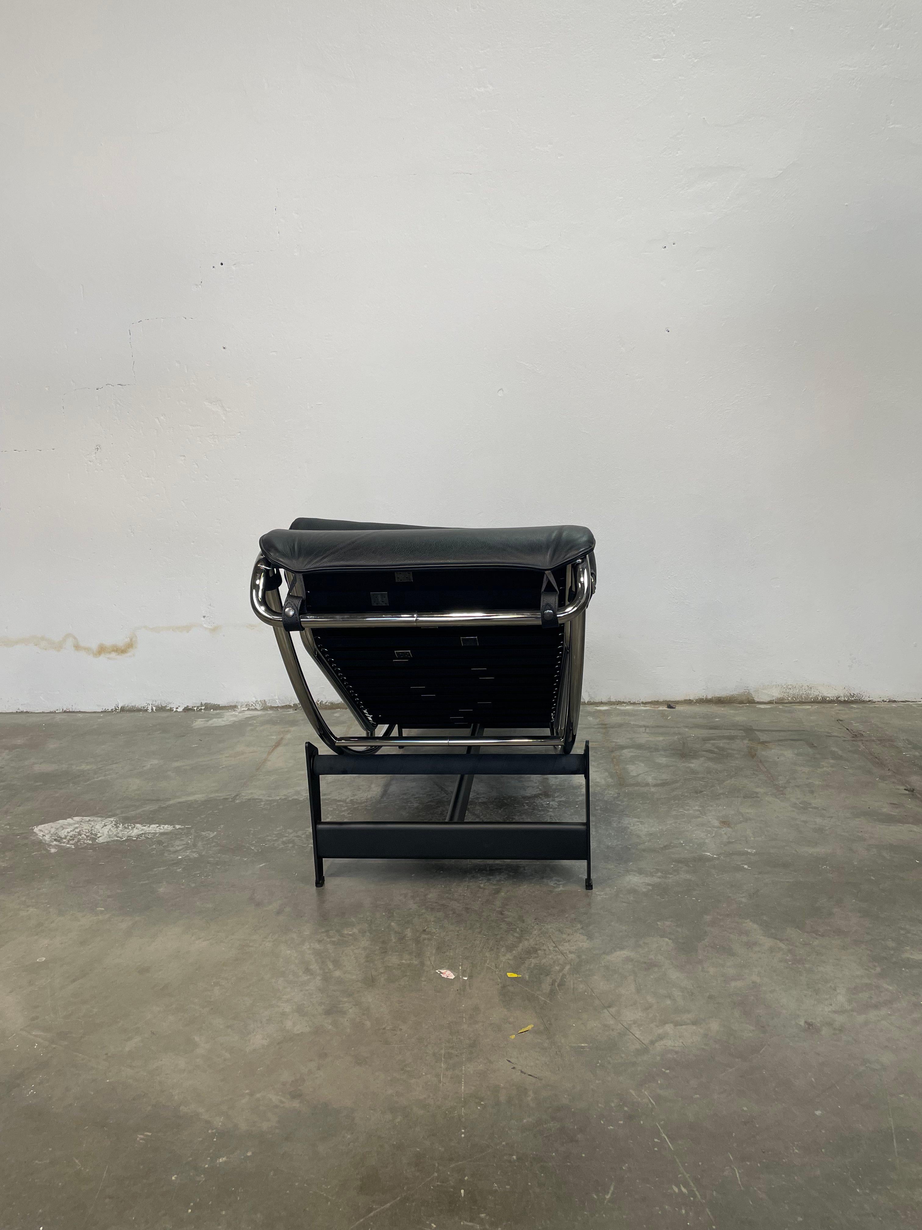 Italian Cassina Lc4 In Black Leather