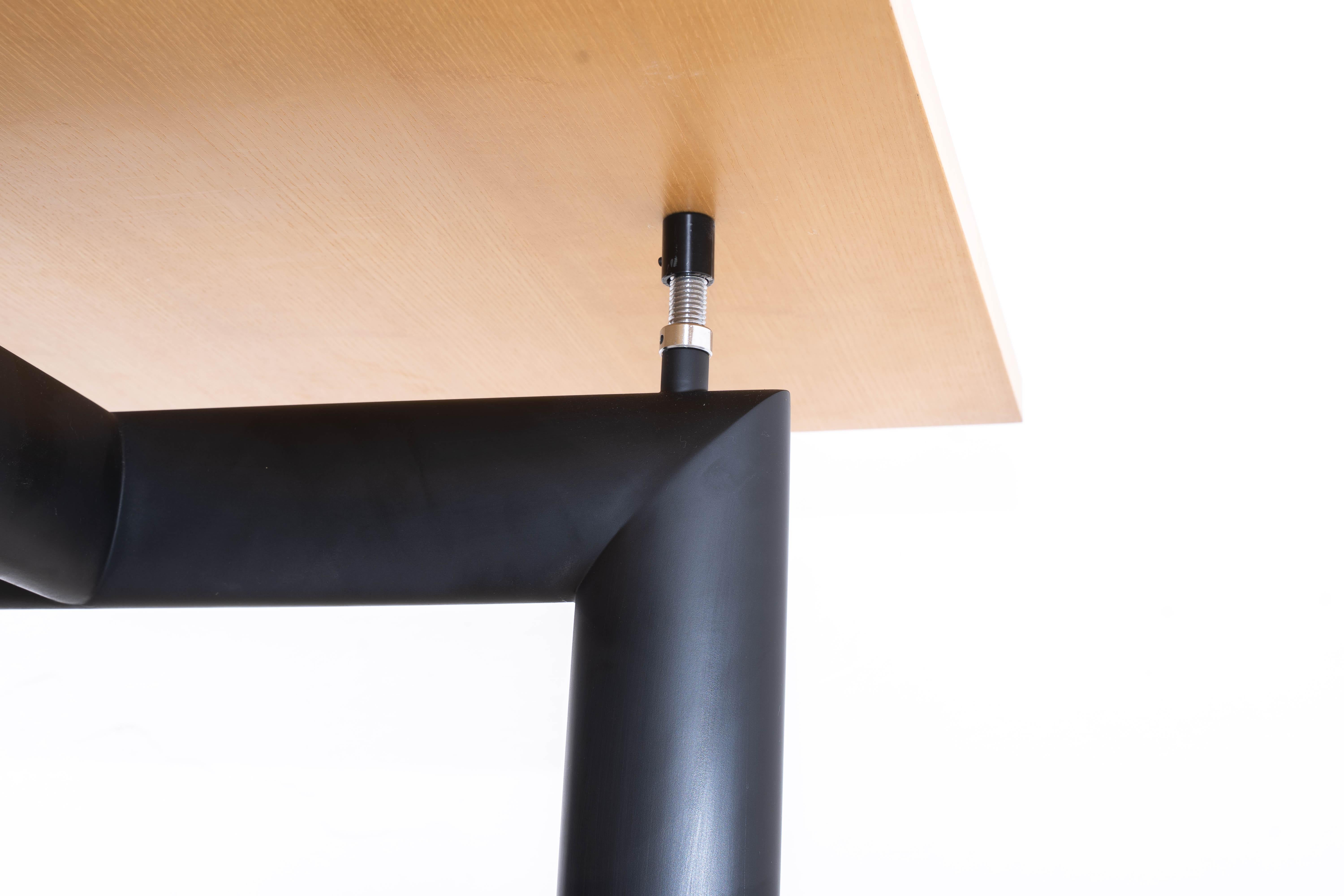 Cassina - Le Corbusier - Table de repas - Table de repas LC6 en vente 5