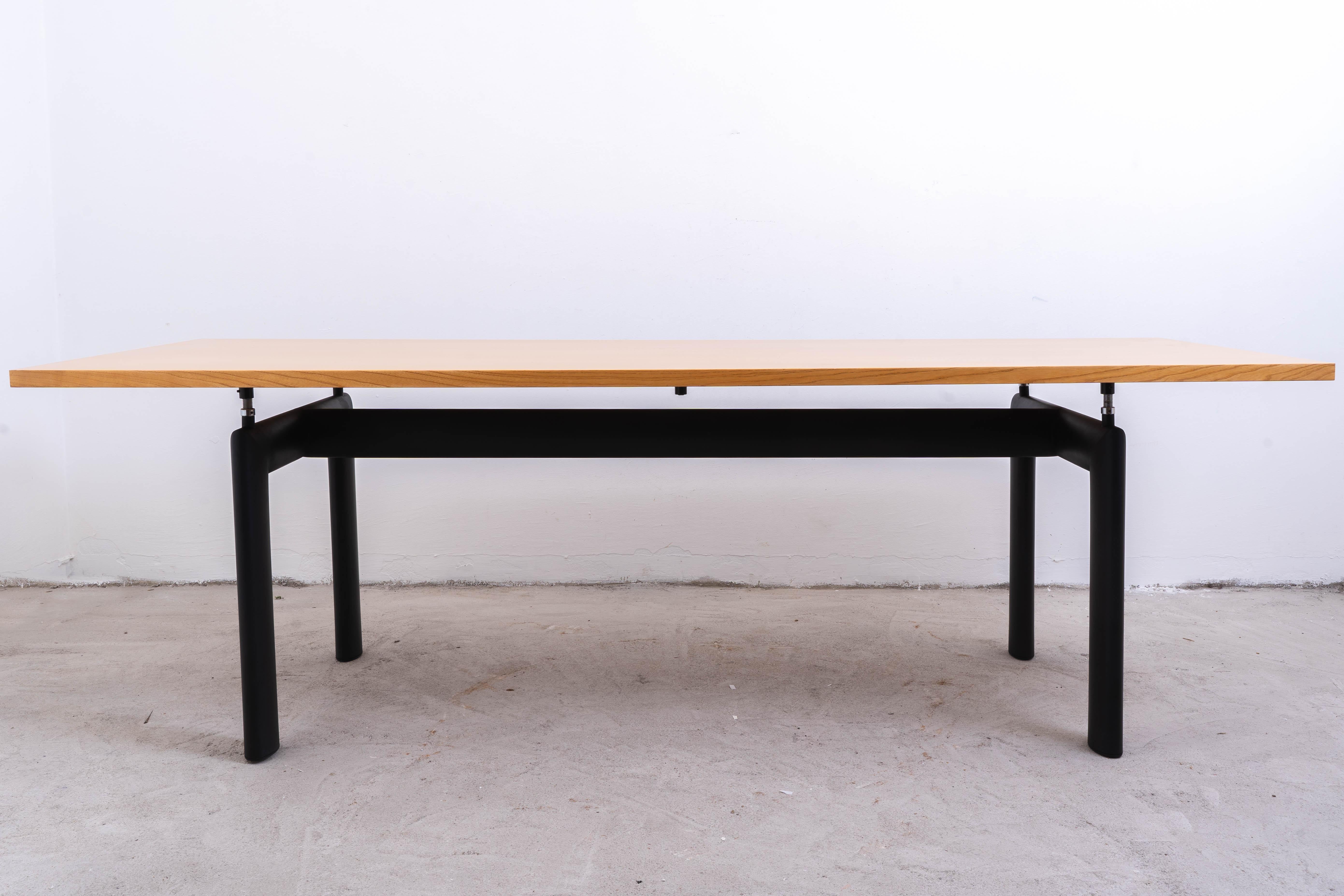 Mid-Century Modern Cassina - Le Corbusier - Table de repas - Table de repas LC6 en vente