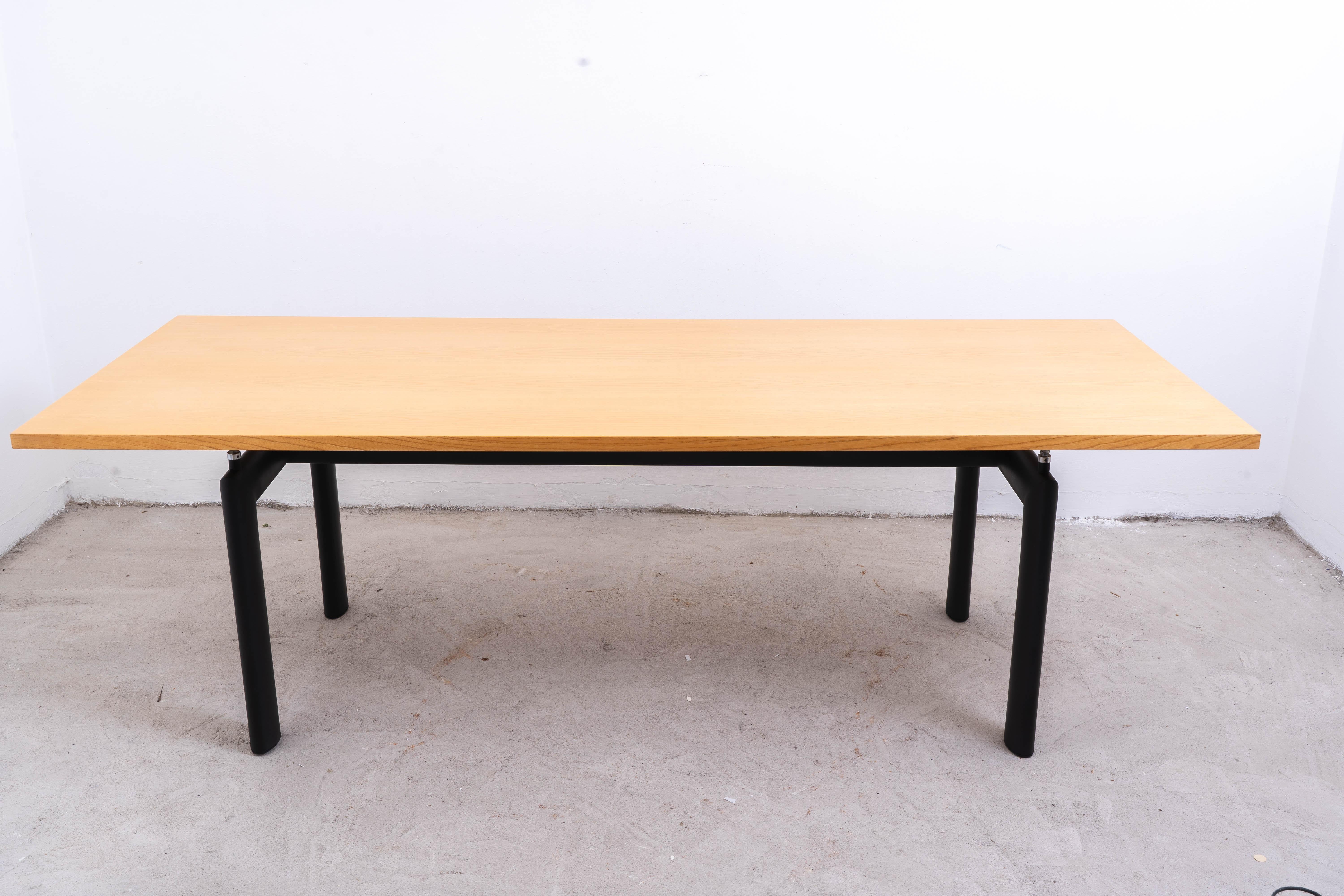 italien Cassina - Le Corbusier - Table de repas - Table de repas LC6 en vente