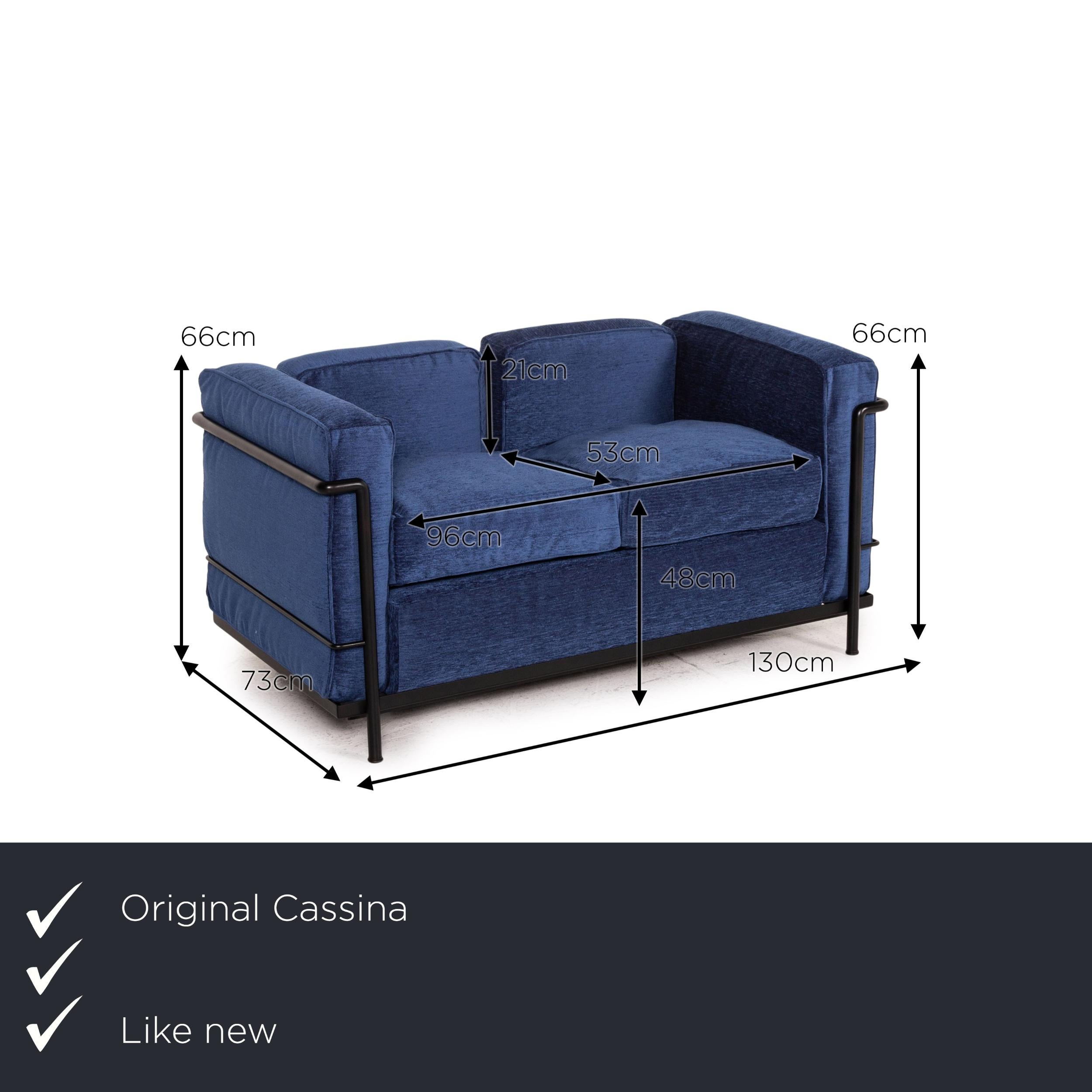 We present to you a Cassina Le Corbusier LC 2 fabric sofa blue two-seater couch.
  
 

 Product measurements in centimeters:
 

 depth: 73
 width: 130
 height: 66
 seat height: 48
 rest height: 66
 seat depth: 53
 seat width: 96
 back