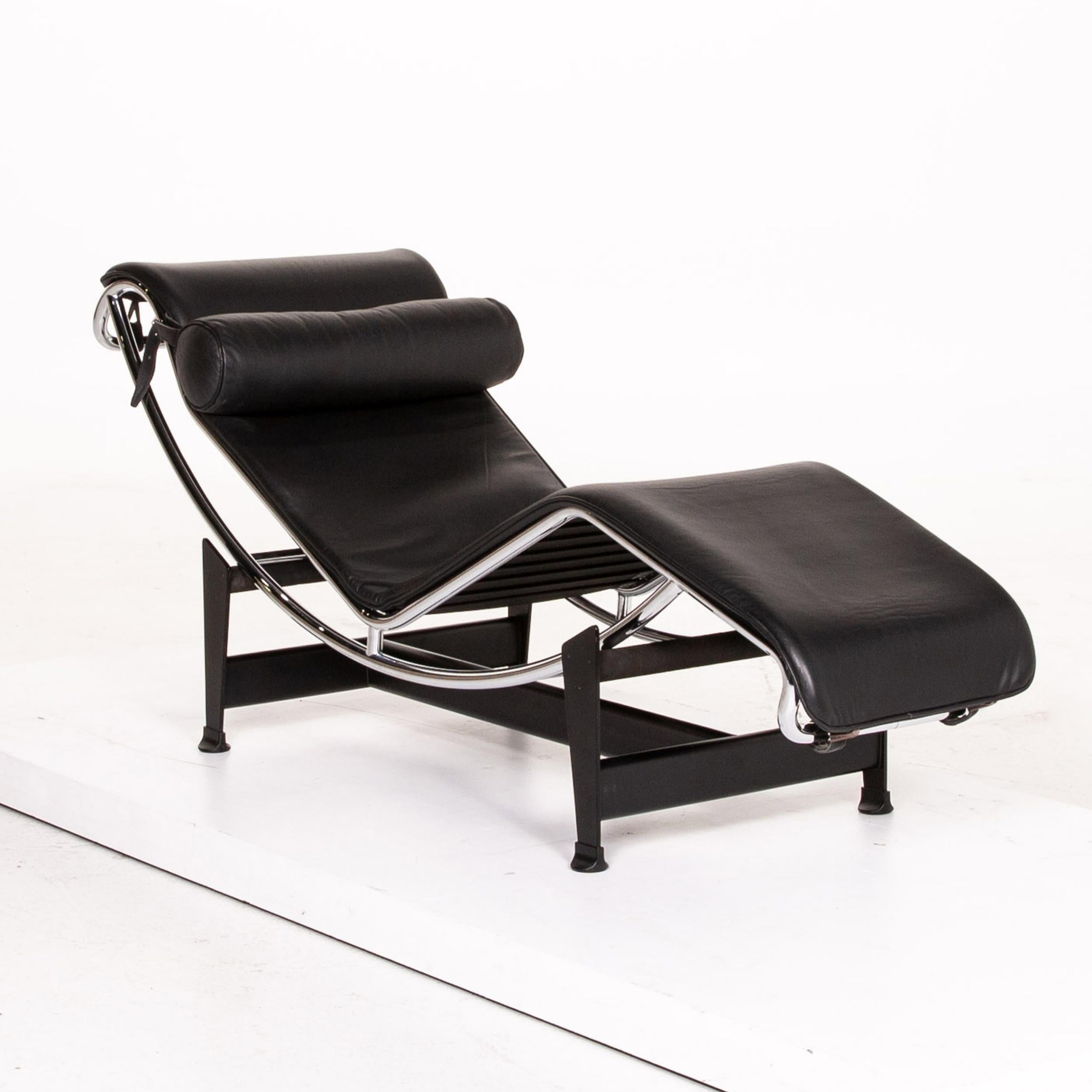 Cassina Le Corbusier LC 4 Leather Lounger Black Function Relaxation Function For Sale 2