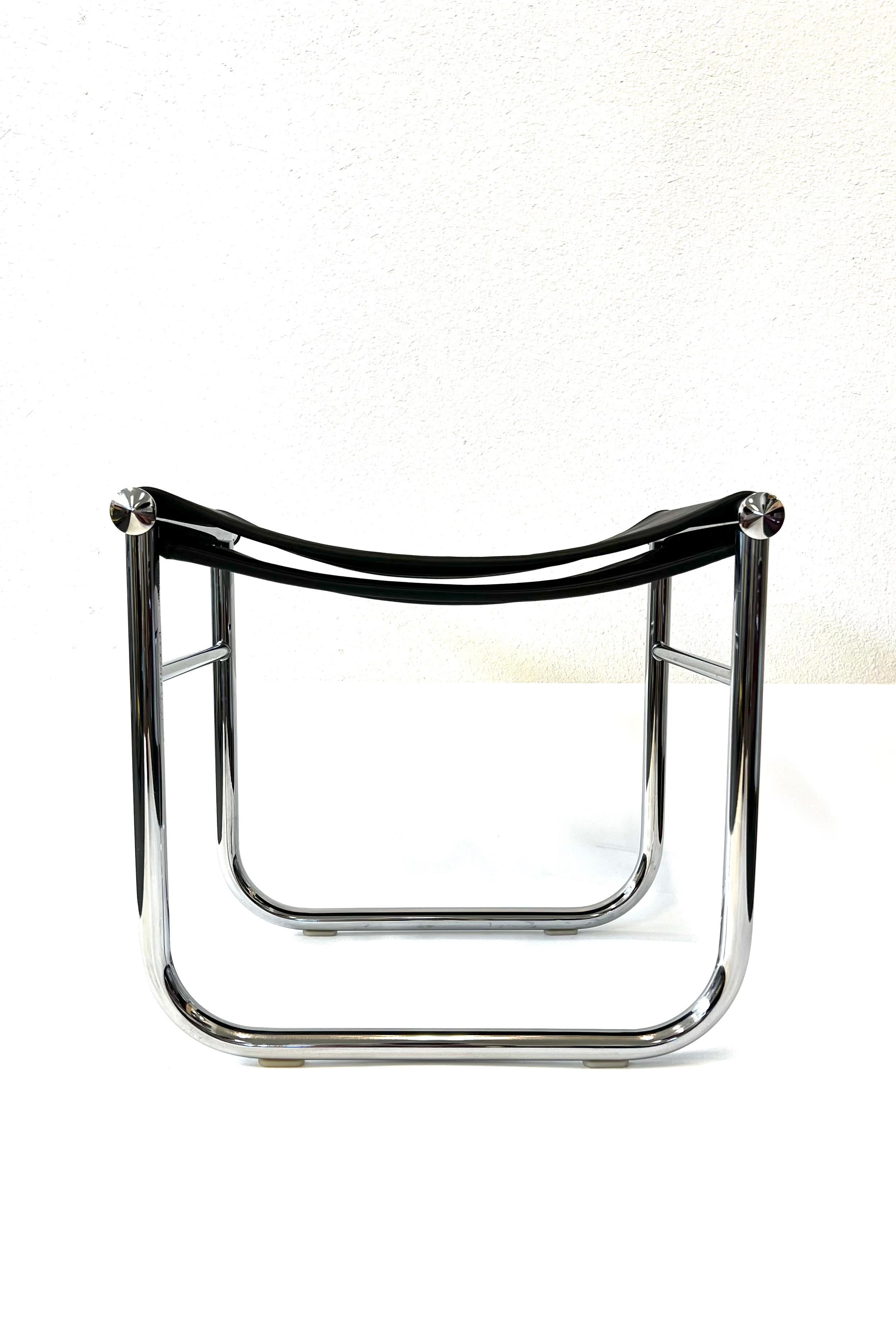 Cassina Le Corbusier LC9 Black Leather and Chrome Stool In Good Condition In Palm Springs, CA