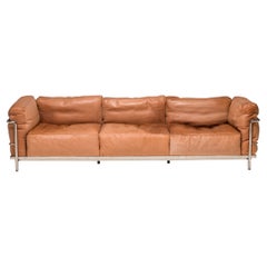 Cassina  Le Corbusier Sofá de tres plazas de cuero marrón tostado LC3 Grand Confort