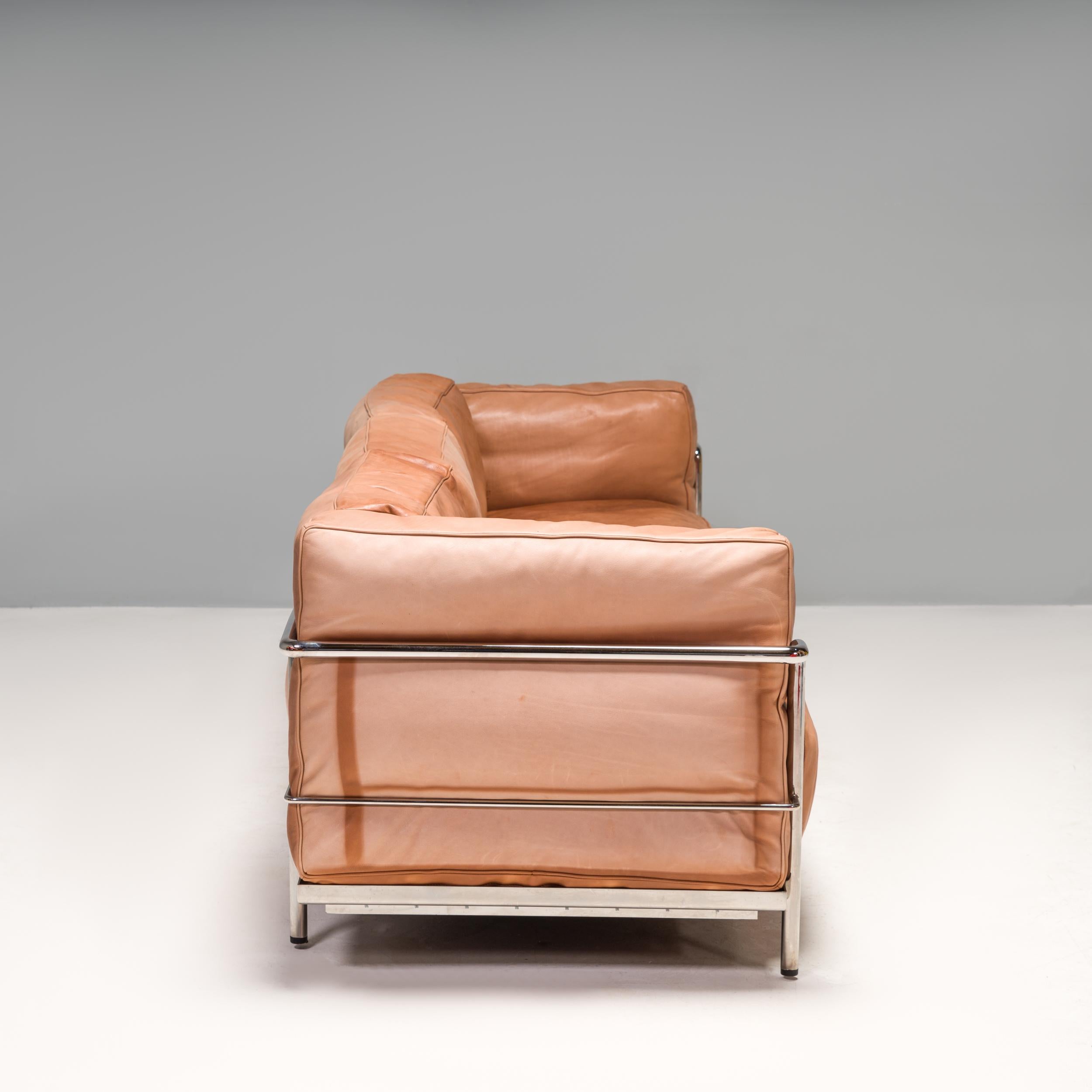 Contemporary Cassina  Le Corbusier Tan Brown Leather LC3 Grand Confort Three Seat Sofa