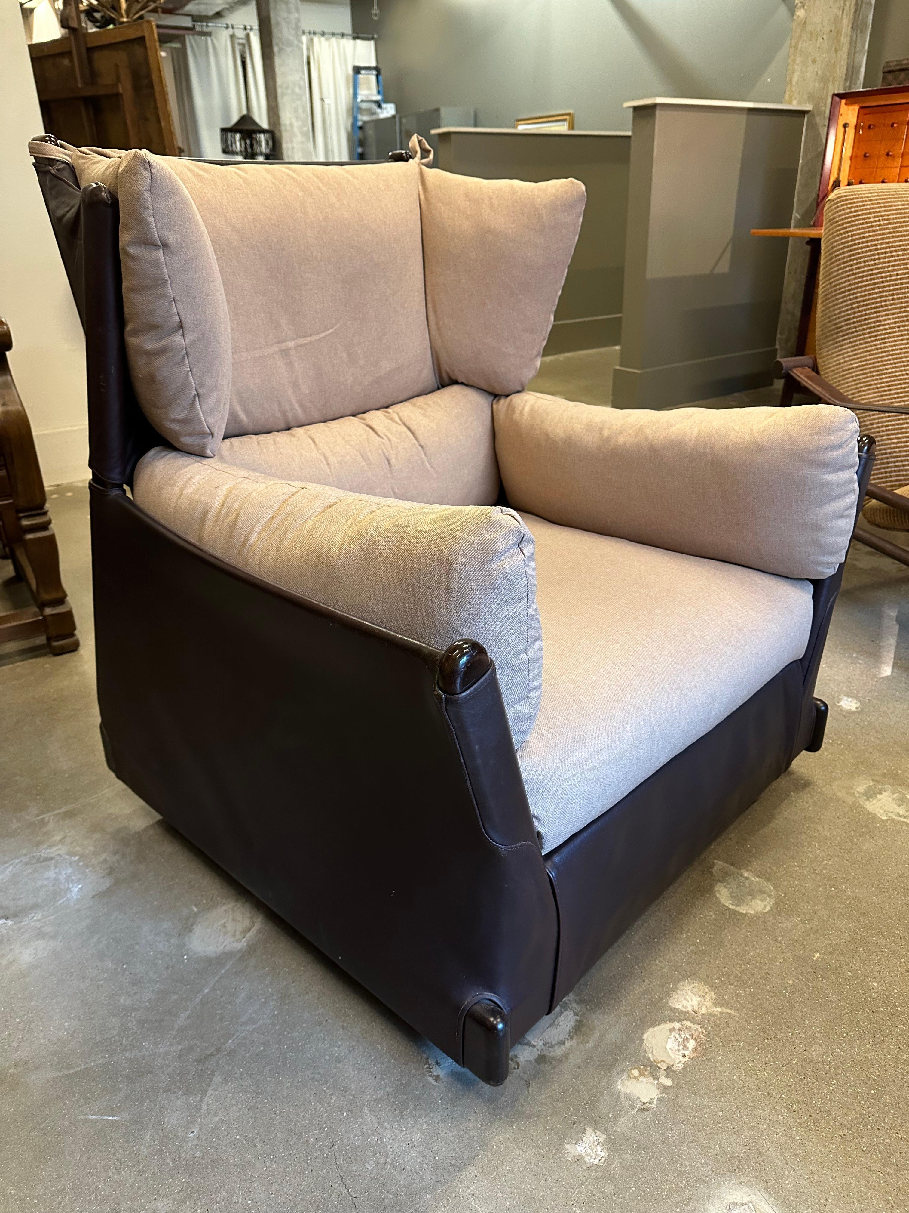 Cassina Leather Lounge Chair, Italy, 1970s-1980s In Good Condition In Austin, TX