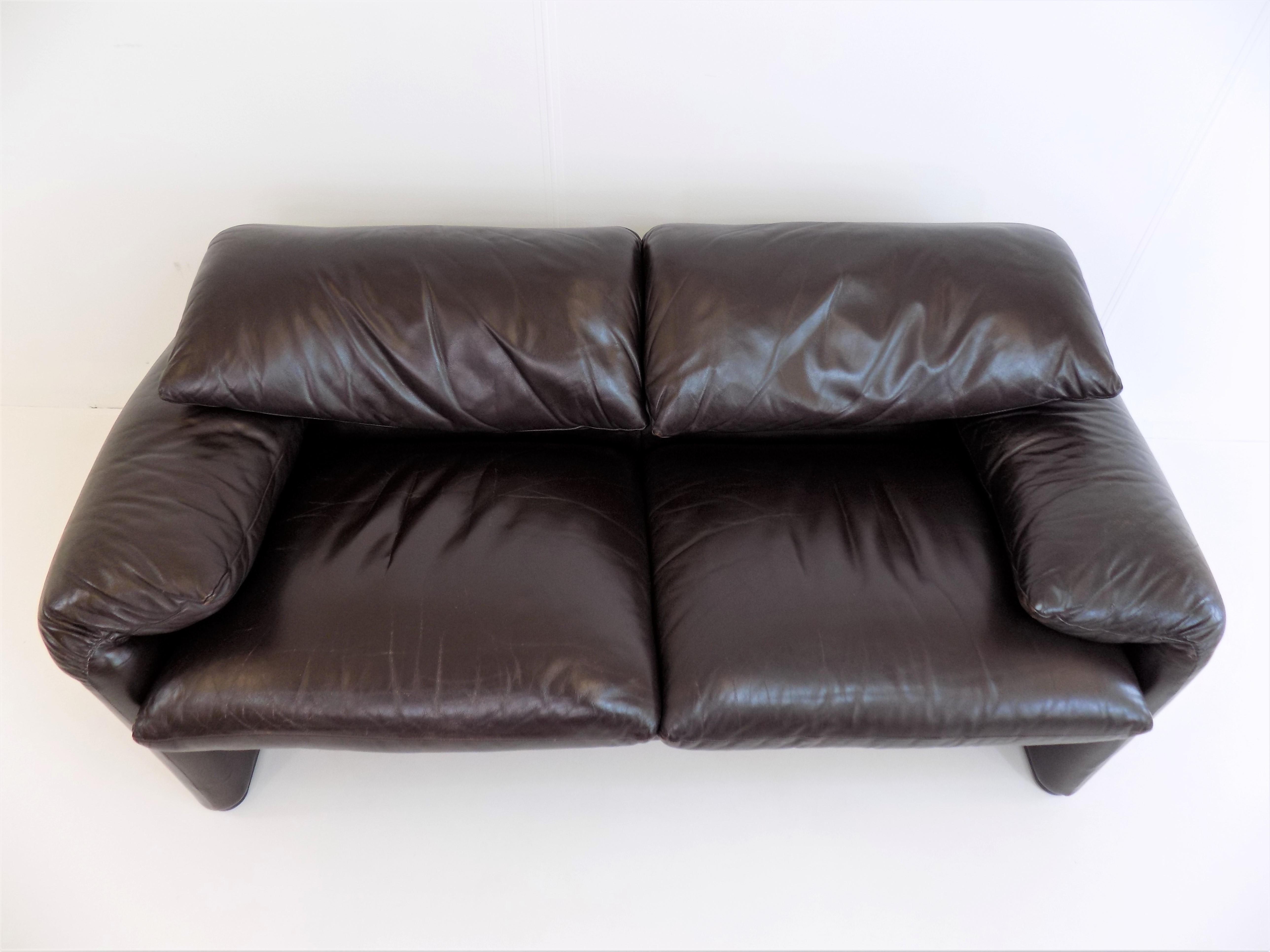 Cassina Maralunga 2 Seater Leather Sofa by Vico Magistretti 4
