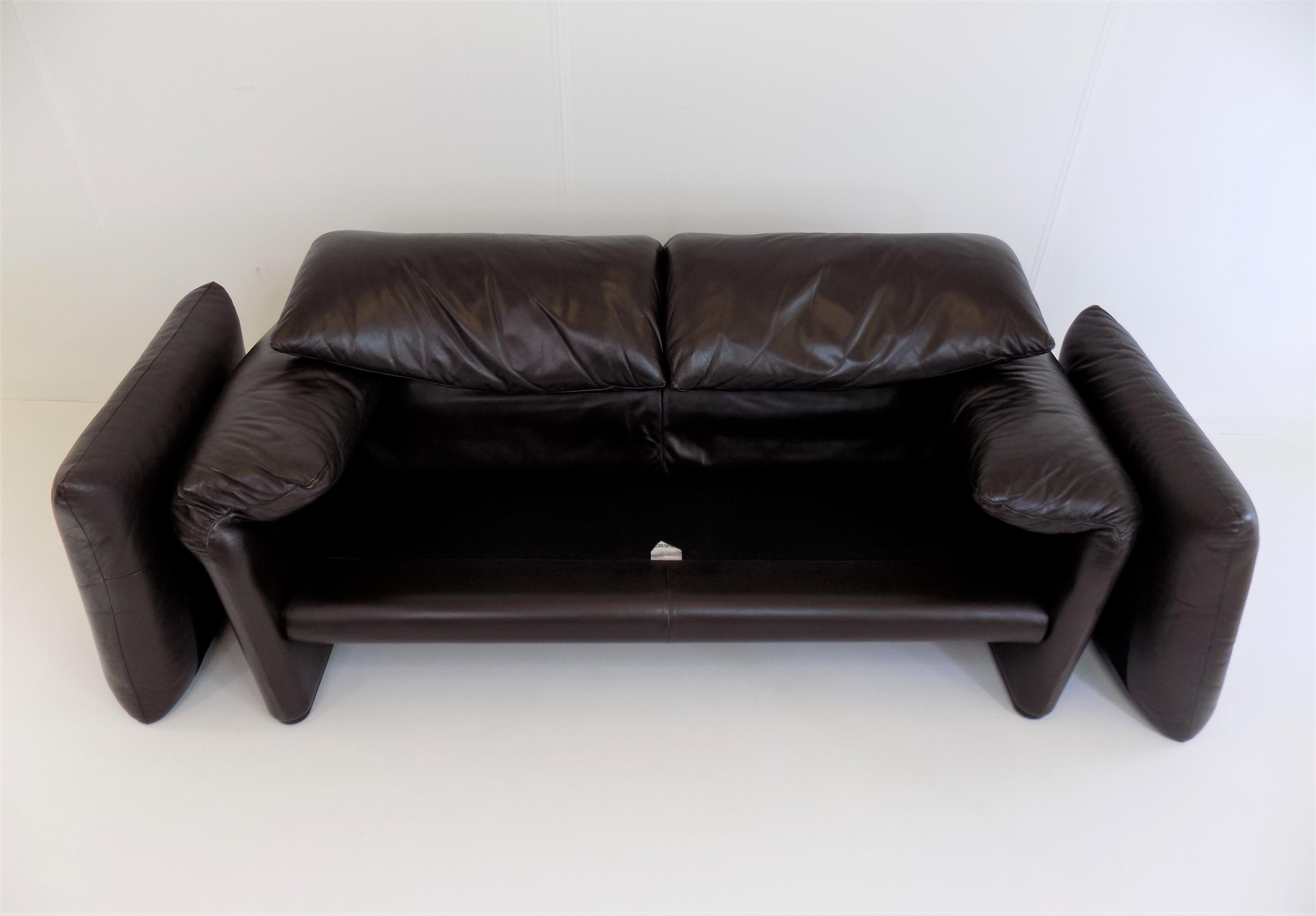 Cassina Maralunga 2 Seater Leather Sofa by Vico Magistretti 9