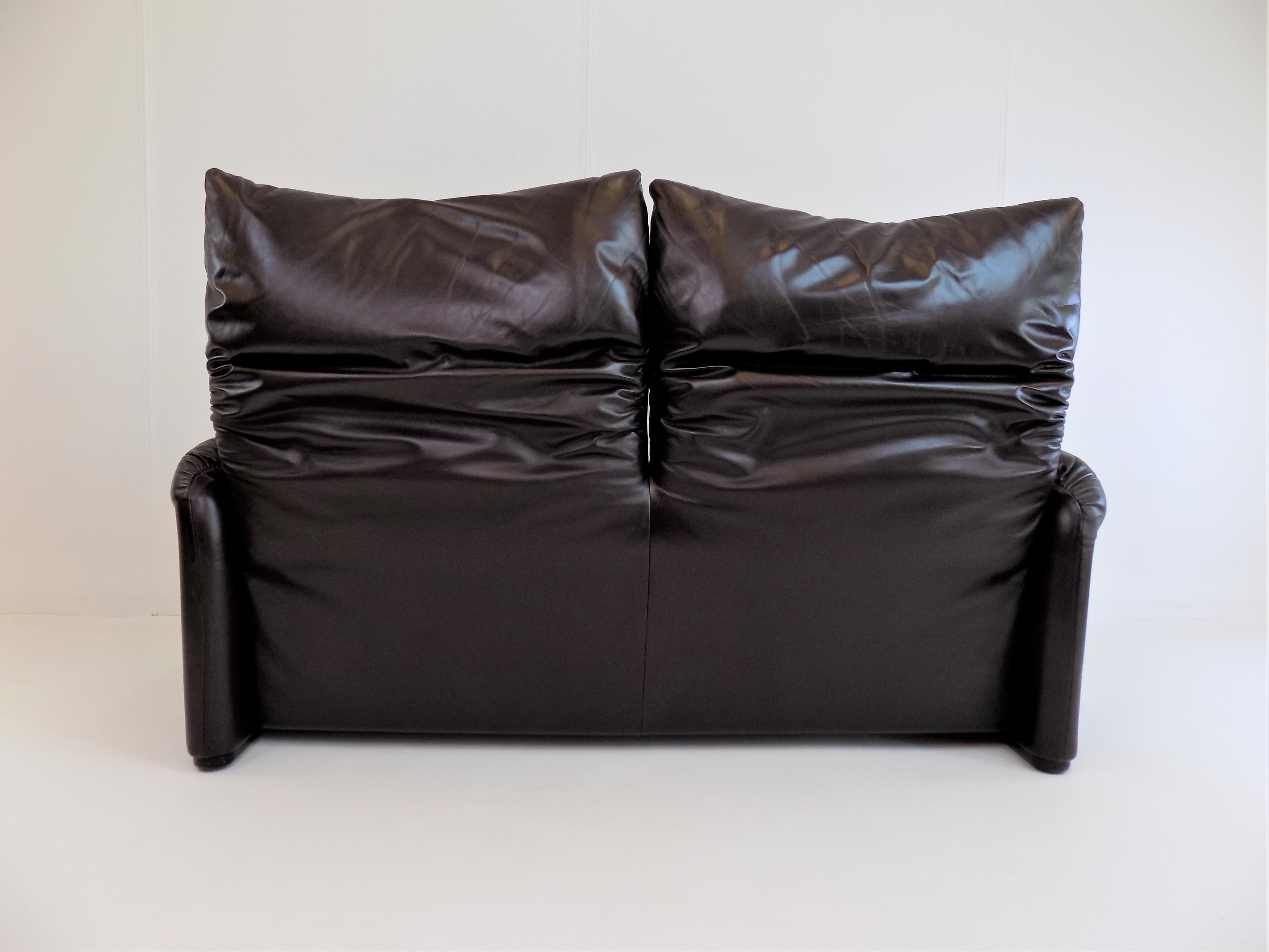 Cassina Maralunga 2 Seater Leather Sofa by Vico Magistretti 2