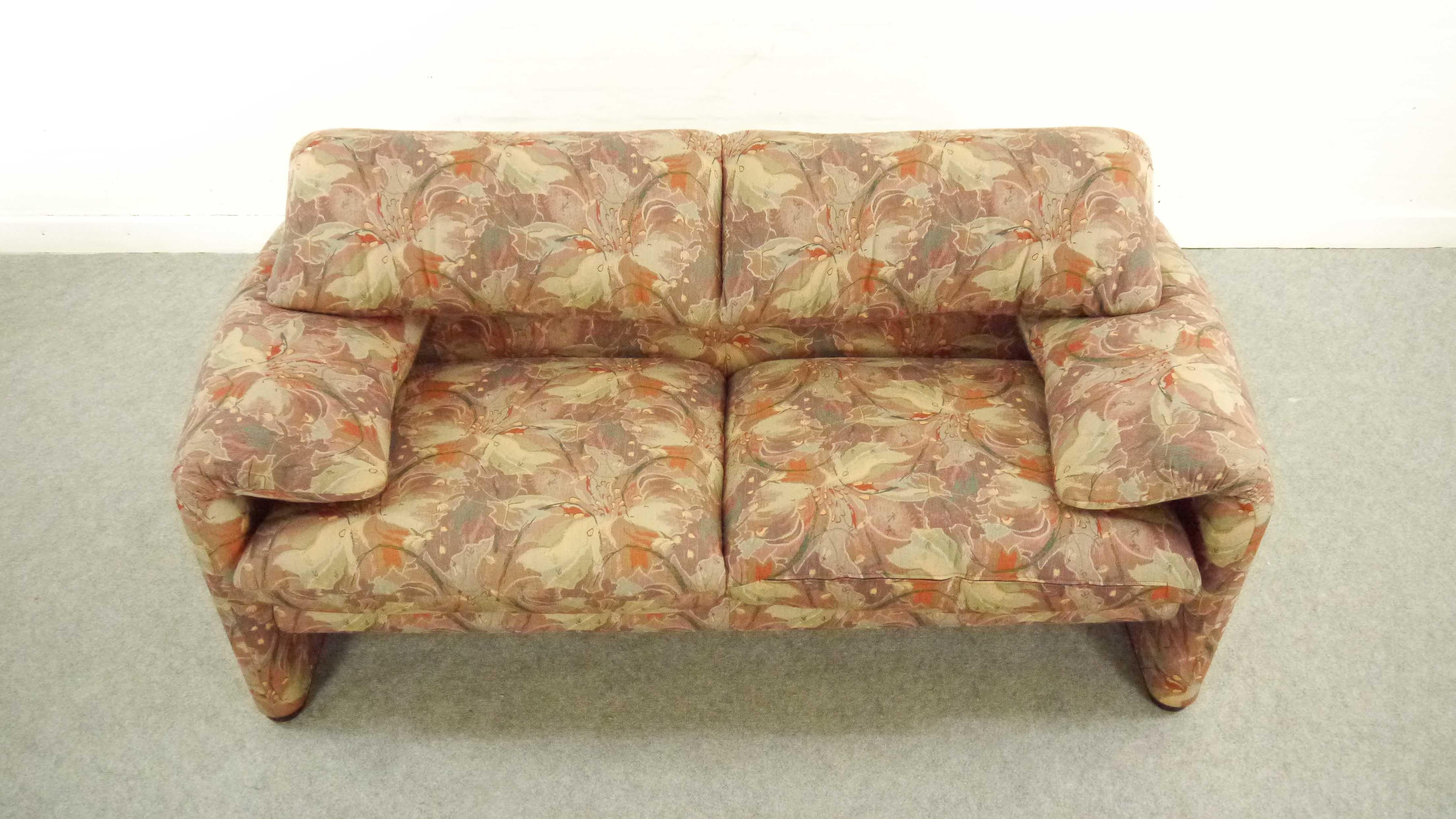 Mid-Century Modern Cassina Maralunga 2-Seat Sofa by Vico Magistretti in Flowered Fabric