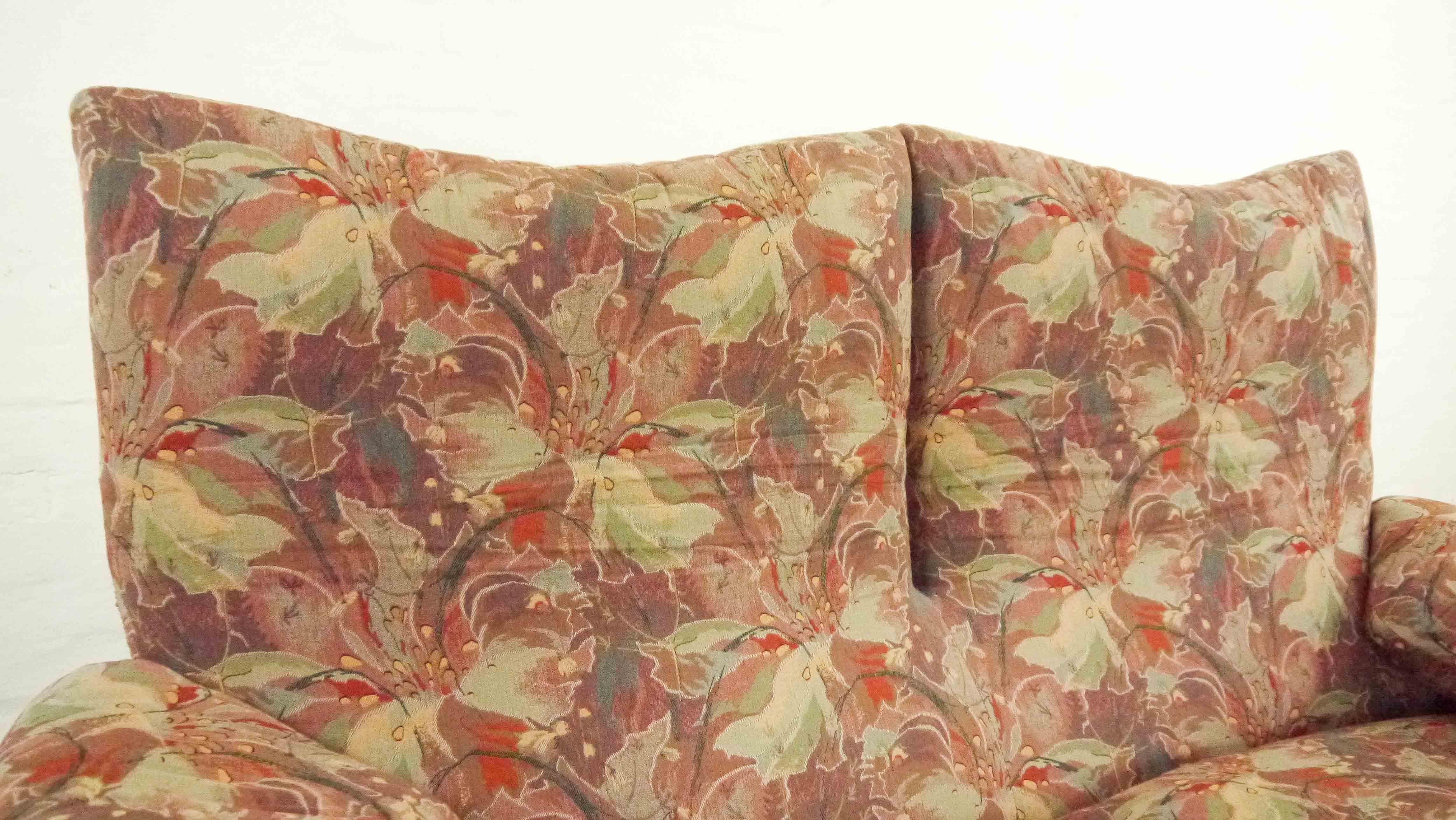 Late 20th Century Cassina Maralunga 2-Seat Sofa by Vico Magistretti in Flowered Fabric